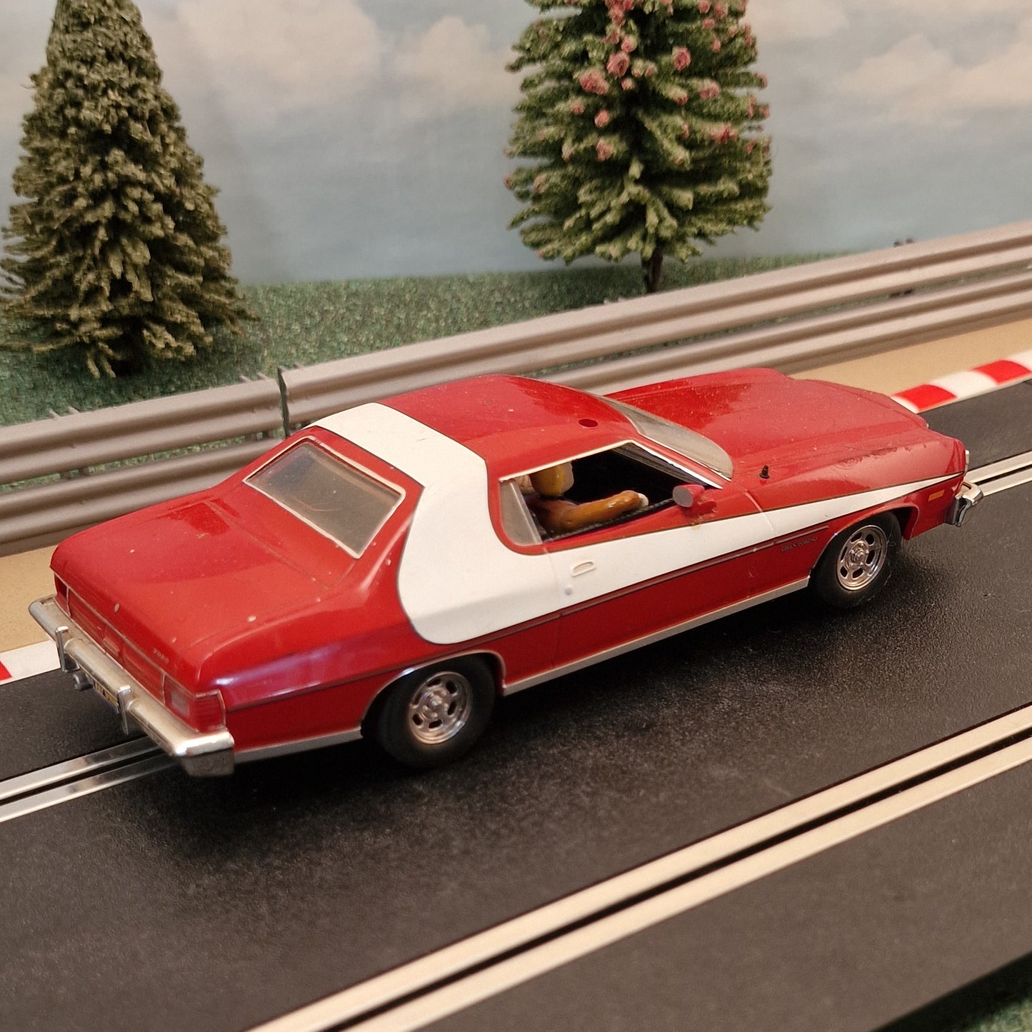 Scalextric 1:32 Car - C2553 Ford Gran Torino 1976 Starsky & Hutch *LIGHTS* #K