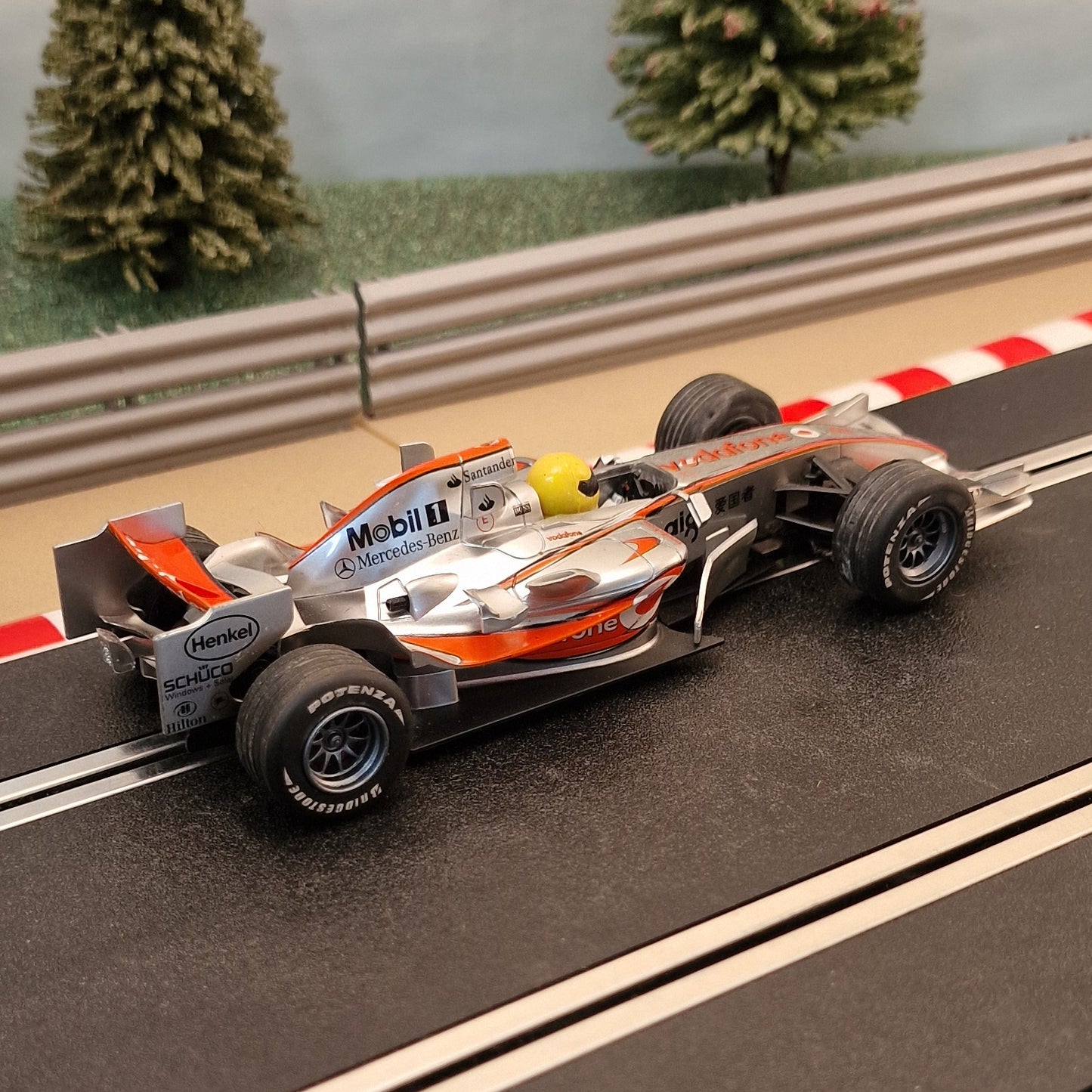 Scalextric 1:32 Car - C2837 F1 Vodafone MP4-21 Lewis Hamilton #2 #Y