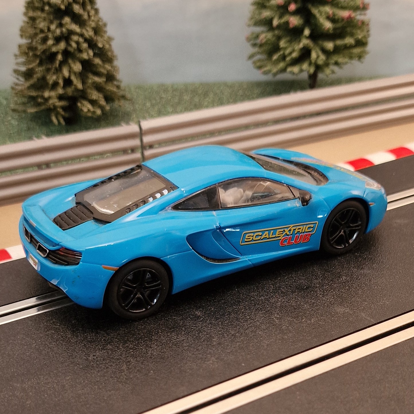 Scalextric 1:32 Car - C3327 Blue McLaren MP4-12C Club 2012 *LIGHTS*