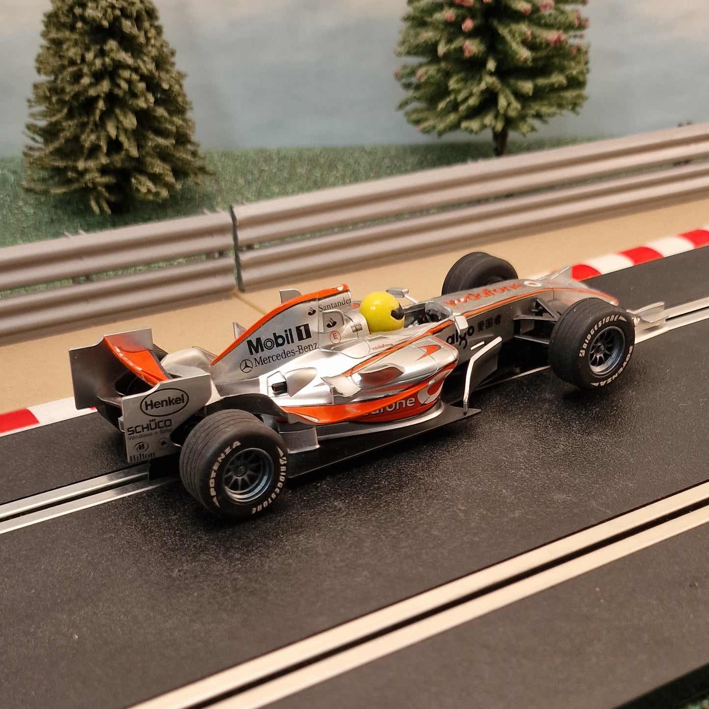 Scalextric 1:32 Car - C2837 F1 Vodafone MP4-21 Lewis Hamilton #2 #CB