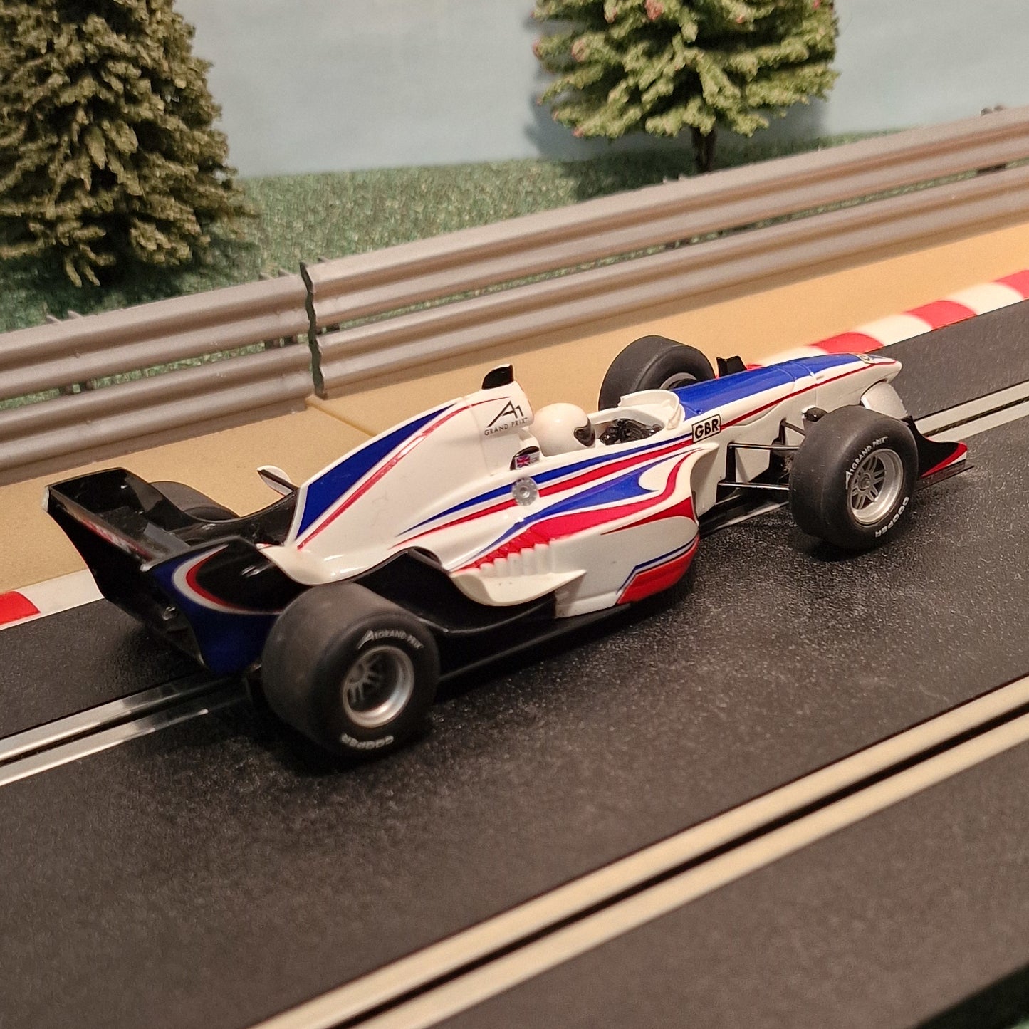 Scalextric Coche Digital 1:32 - C2706D A1 Grand Prix Gran Bretaña F1 #M