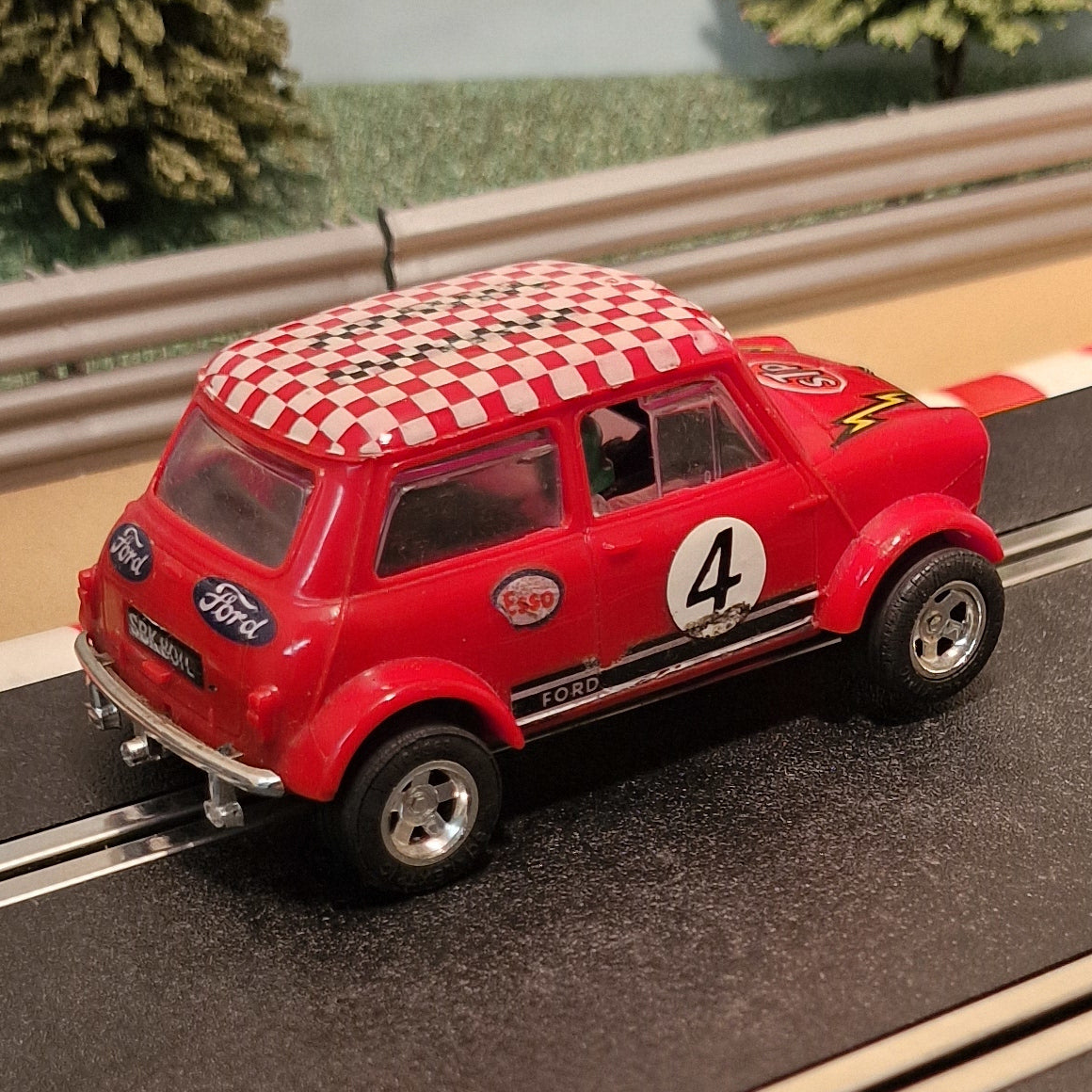 Coche Scalextric 1:32 - C2538A Trabajo italiano - BMW Mini Cooper rojo *LUCES* #FWMS
