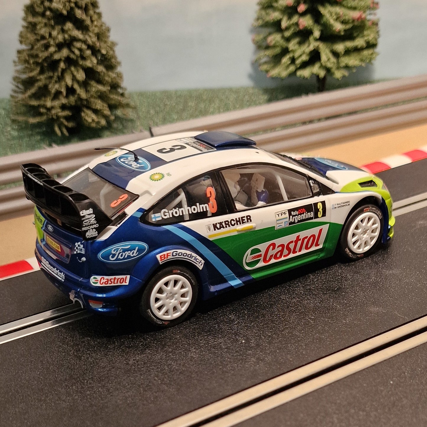 Scalextric 1:32 Car - C2802 Ford Focus 4WD WRC 2006 #3 Gronholm *LIGHTS* #MR
