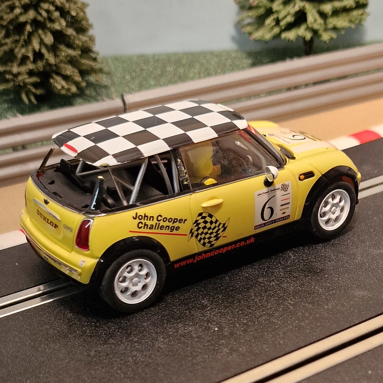 Scalextric 1:32 Car - C2485 Yellow BMW Mini Cooper Chequered *LIGHTS* #6 #Q