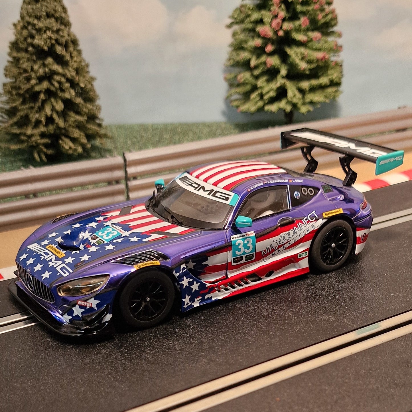 Scalextric 1:32 Car - C4023 Mercedes AMG GT3 Wynn's *LIGHTS* #33