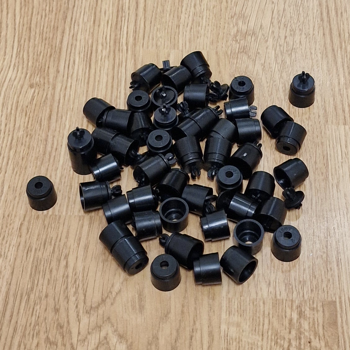 Micro Scalextric / My First Scalextric 1:64 Track Bridge Supports Black #A