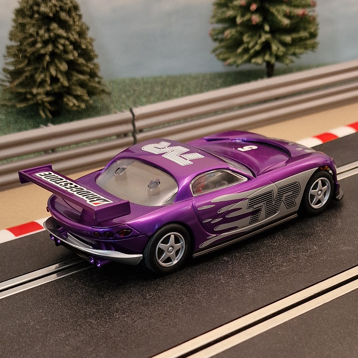 Scalextric C2356 Purple TVR Speed 12 #5 *LIGHTS* #E