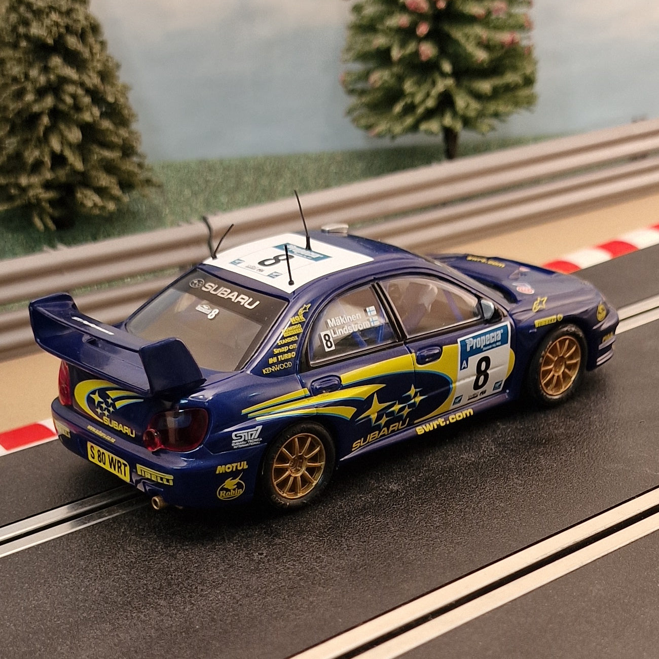 Coche Scalextric 1:32 - Porsche 911 GT3R #77 Red Bull *LUCES* #B