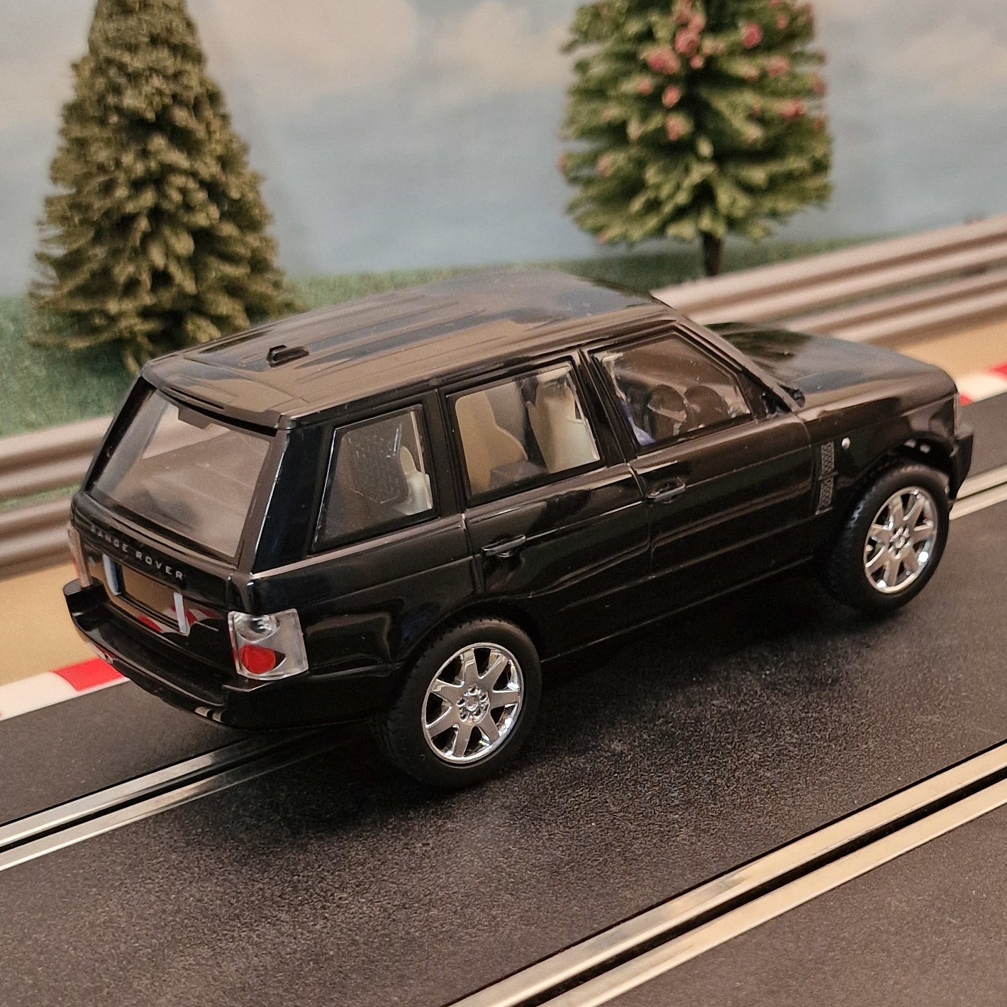 Scalextric C2878 Range Rover - Black *LIGHTS* #M