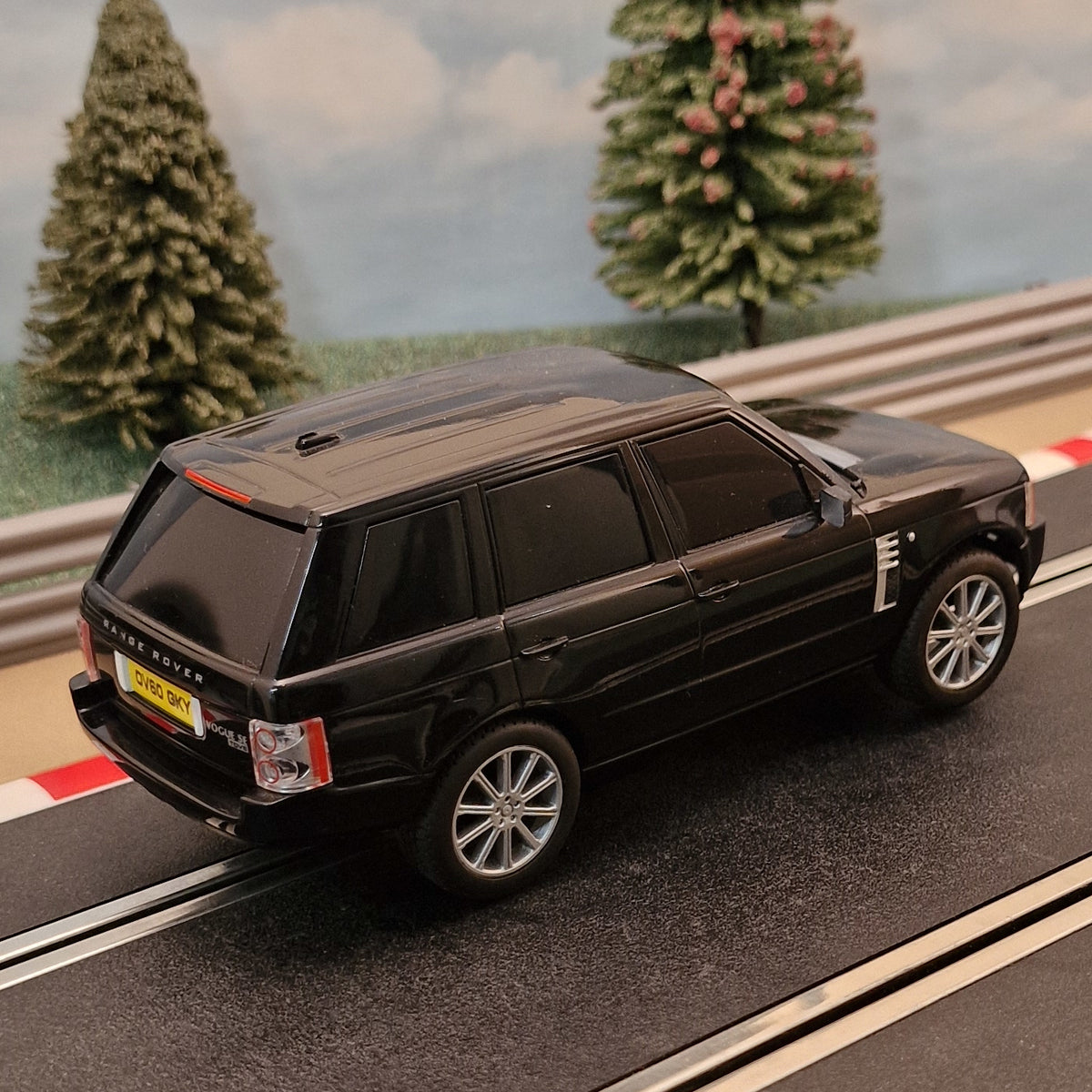 Scalextric C3358 Range Rover - Skyfall James Bond 007 Black #W