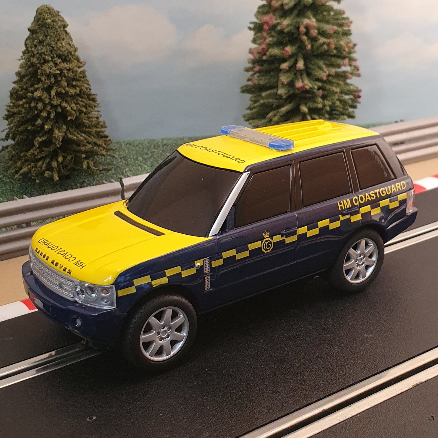 Scalextric 1:32 Car - C2877 HM Coastguard Range Rover *LIGHTS & SIREN* #MW