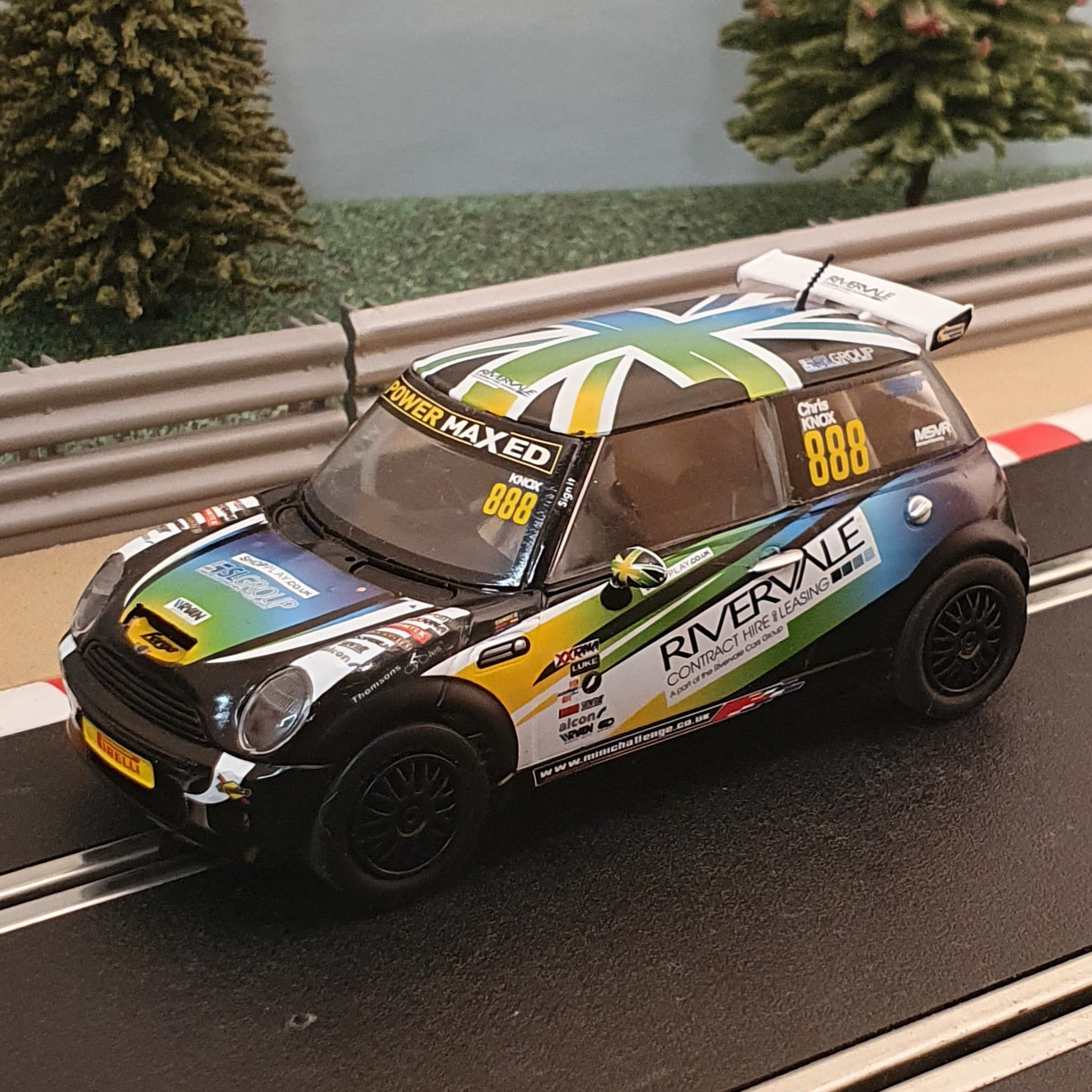 Scalextric 1:32 Car - C3606 BMW Mini Cooper #888 Knox *LIGHTS*