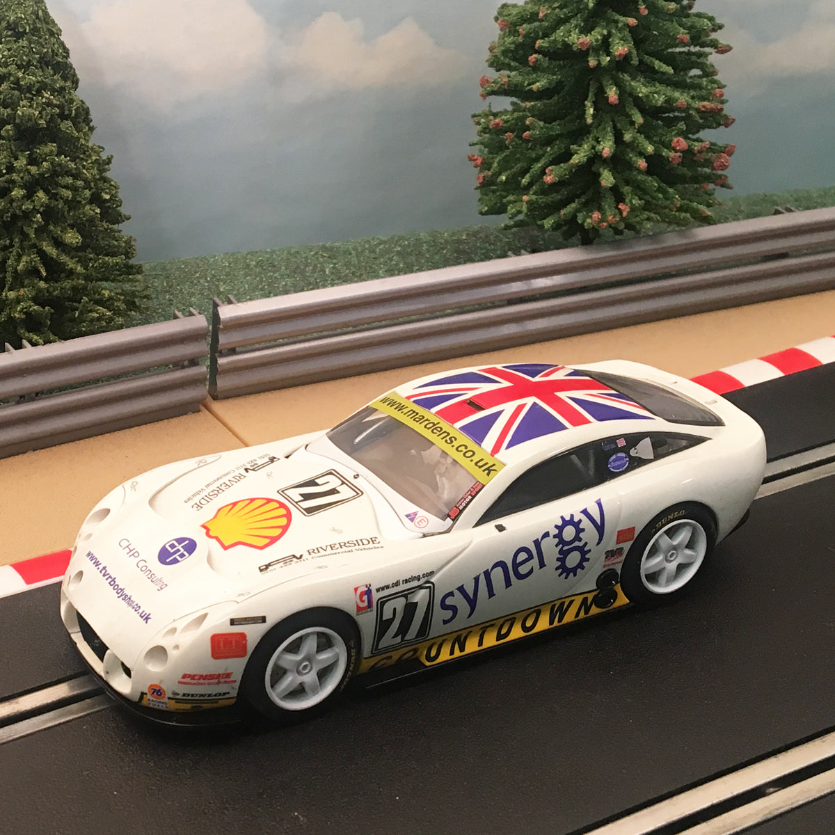 Scalextric 1:32 Car - C2590 White TVR T400R Synergy #27 *LIGHTS* #GWMS