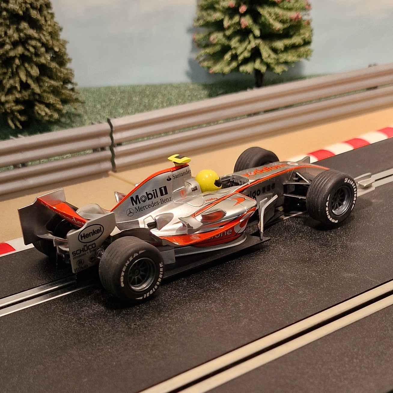 Scalextric 1:32 Digital Car - C2837D F1 Vodafone MP4-21 Lewis Hamilton #2 #MKR