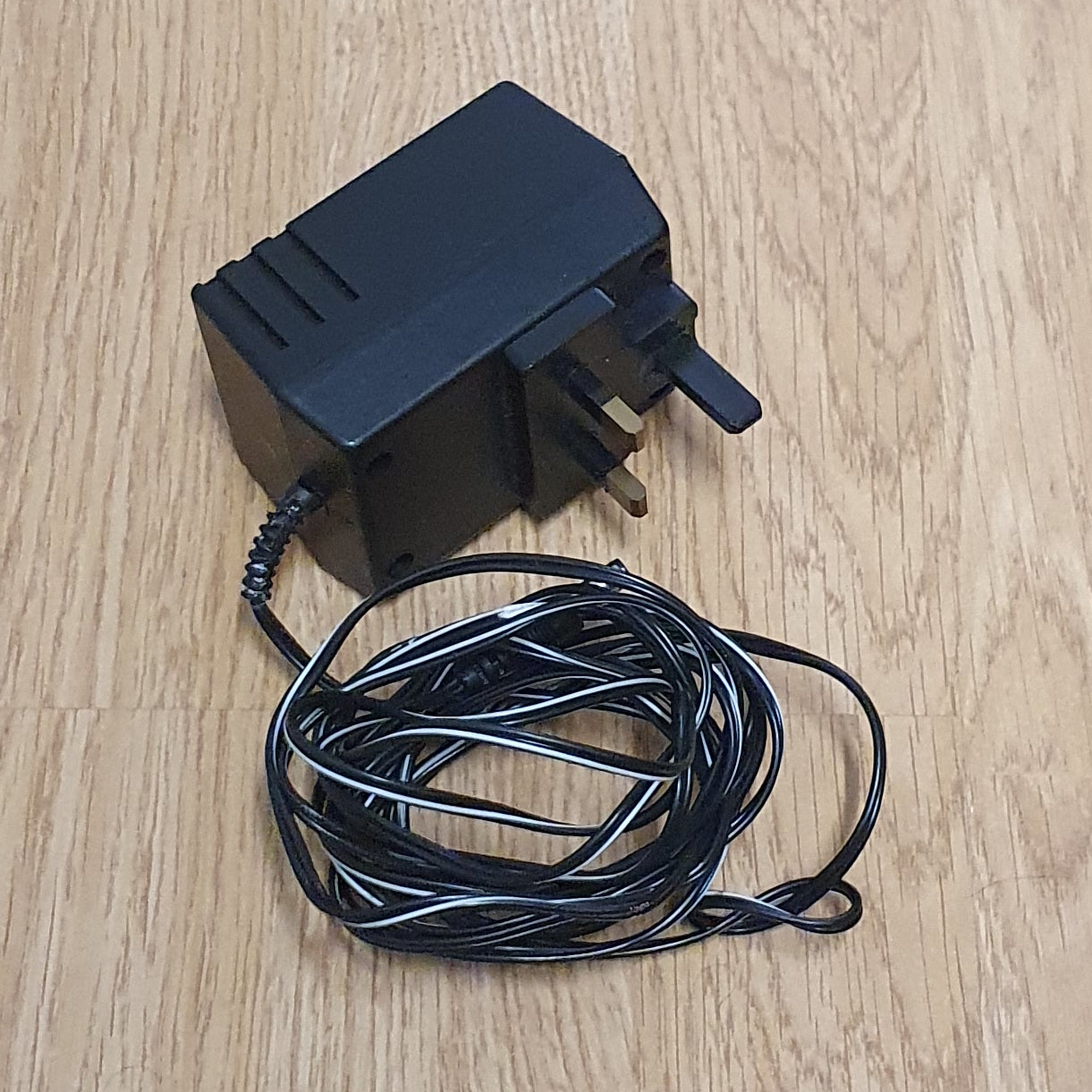 Hornby Railways Mains Power Supply Transformer Adaptor R964 15v