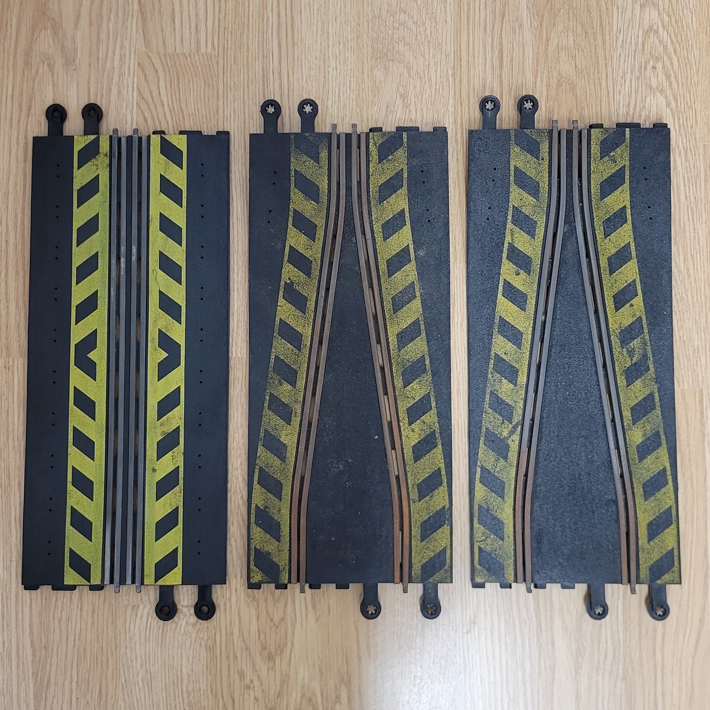 Scalextric 1:32 Classic Track - PT74 PT75 Long Chicane With Yellow Hatching #P