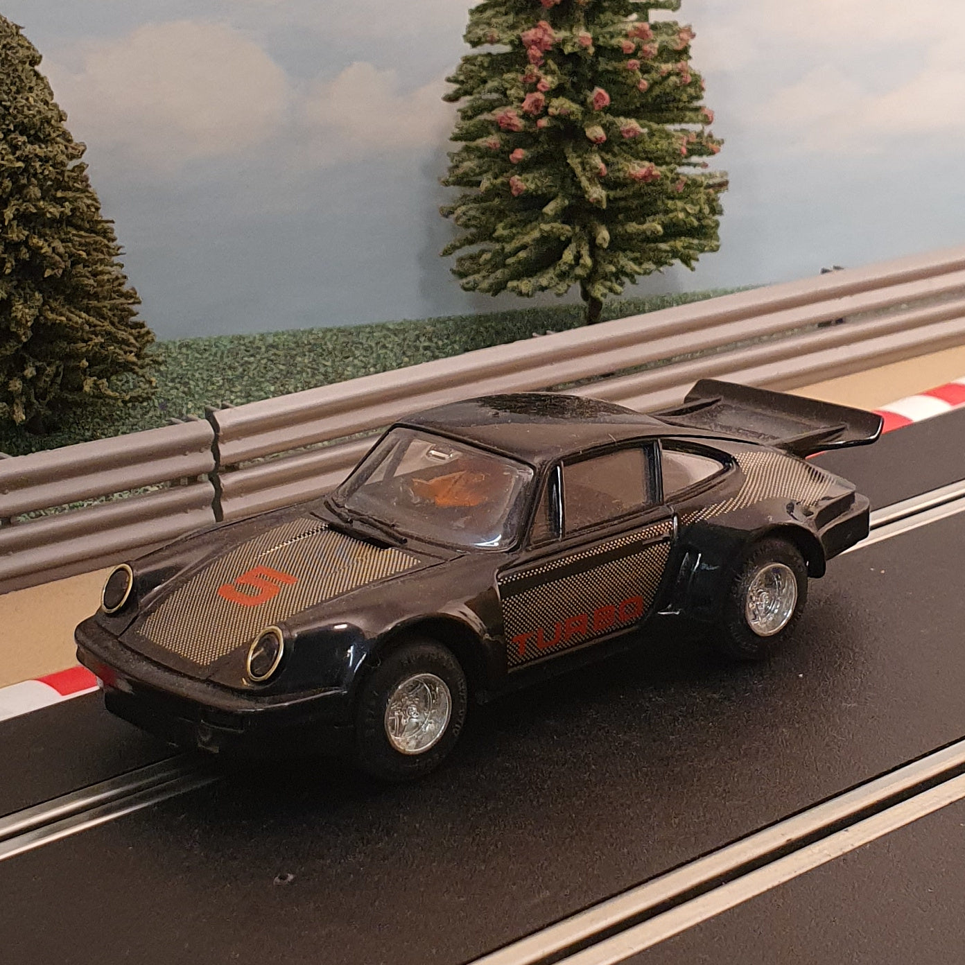 Scalextric 1:32 Car - C125 Black Porsche Turbo 911 #5