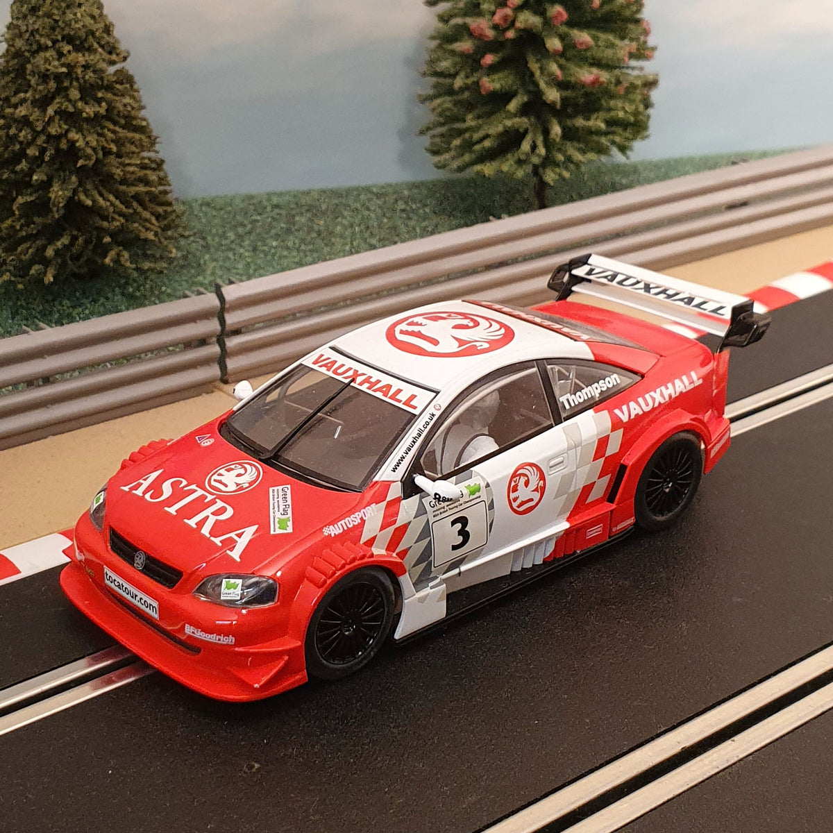 Scalextric 1:32 Car - C2528 Red / White DTM Opel V8 Coupe #3 *LIGHTS* #E
