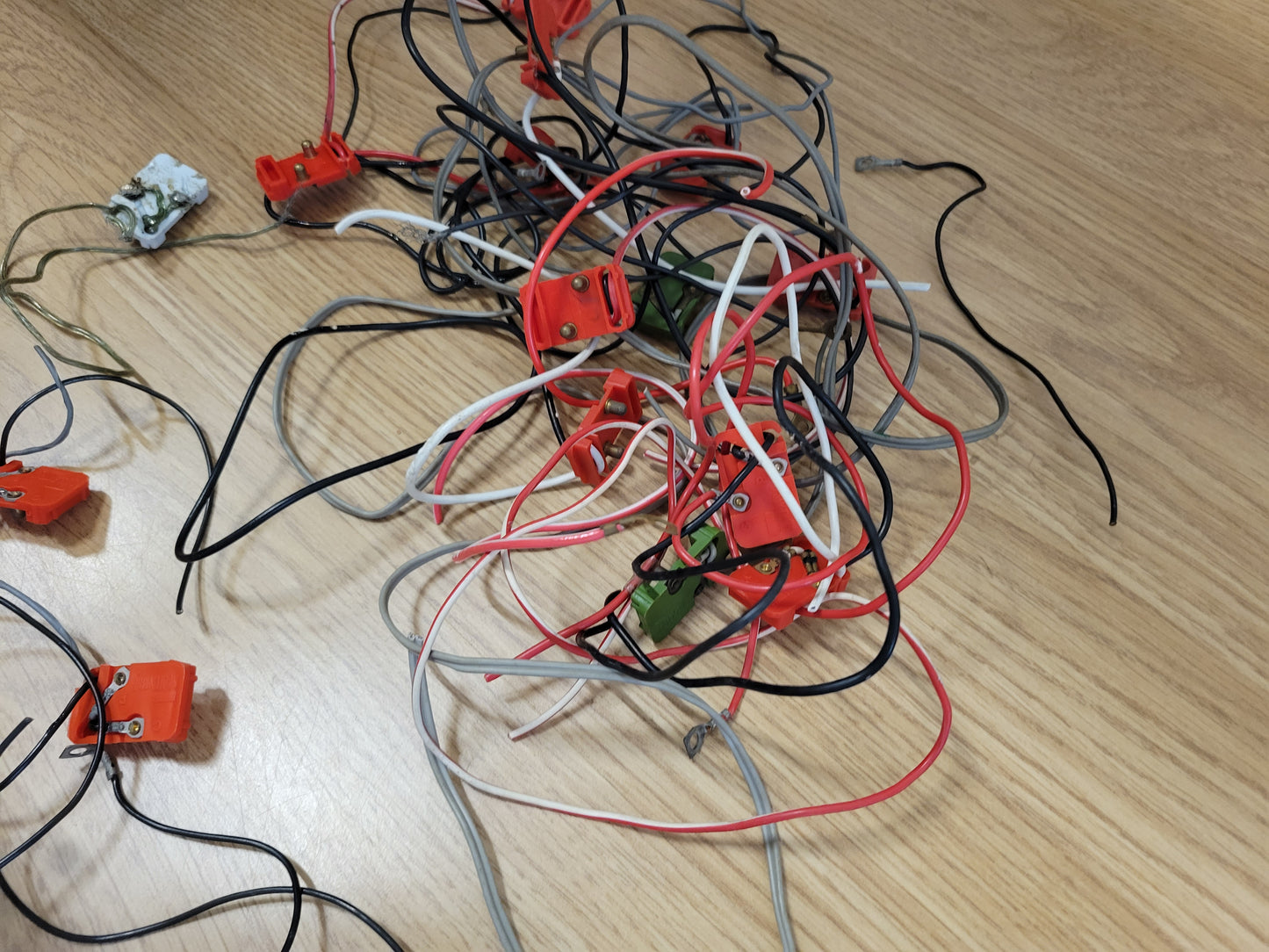Scalextric Spares - A266 Wiring Harness / Plugs #B