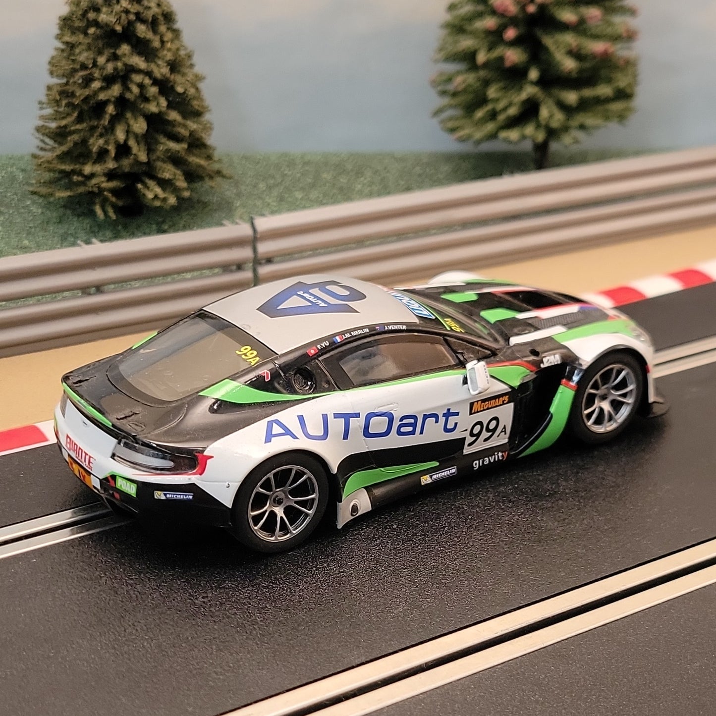 Coche Scalextric 1:32 - Aston Martin Vantage GT3 #99 *LUCES* #S