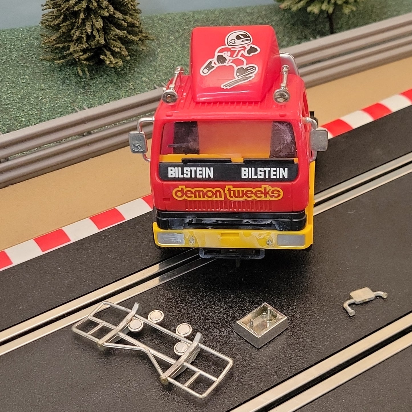 Scalextric 1:32 Camión Camión Racing Rig - C2070 Red Demon Tweeks #21
