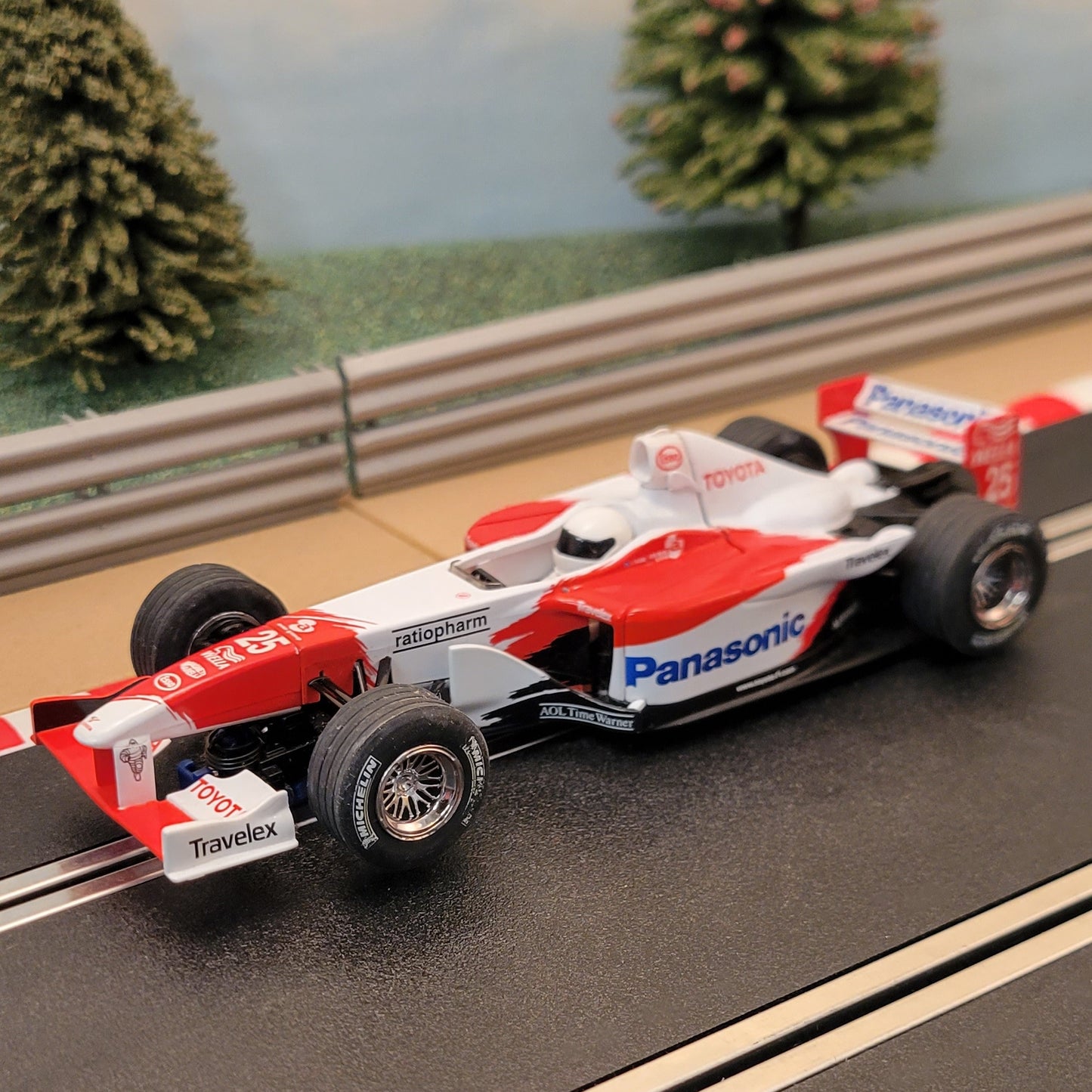 Coche Scalextric 1:32 - C2456 F1 Fórmula Uno - Toyota TF102 #25 #C