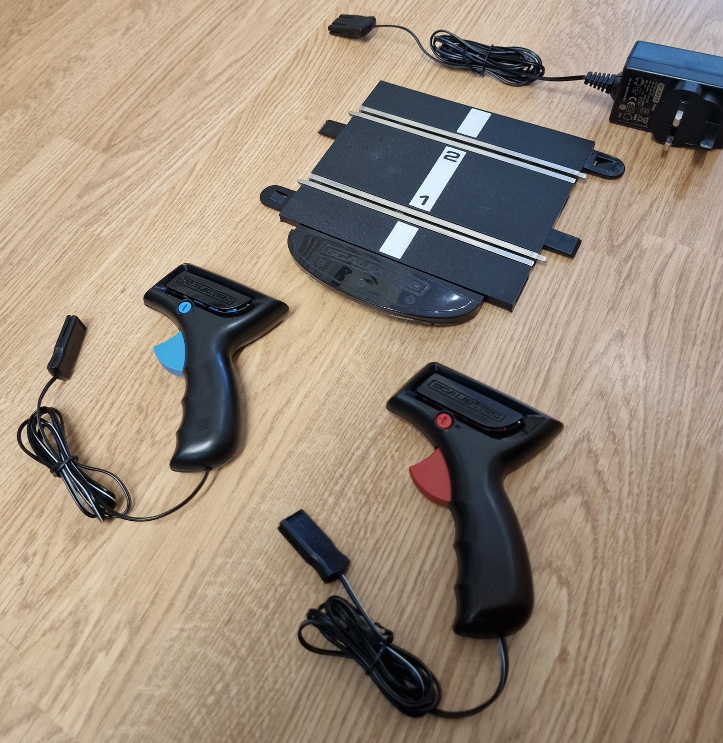Scalextric Sport C8545 Powerbase, C8437 Speed Limiting Controllers & P9400 Plug