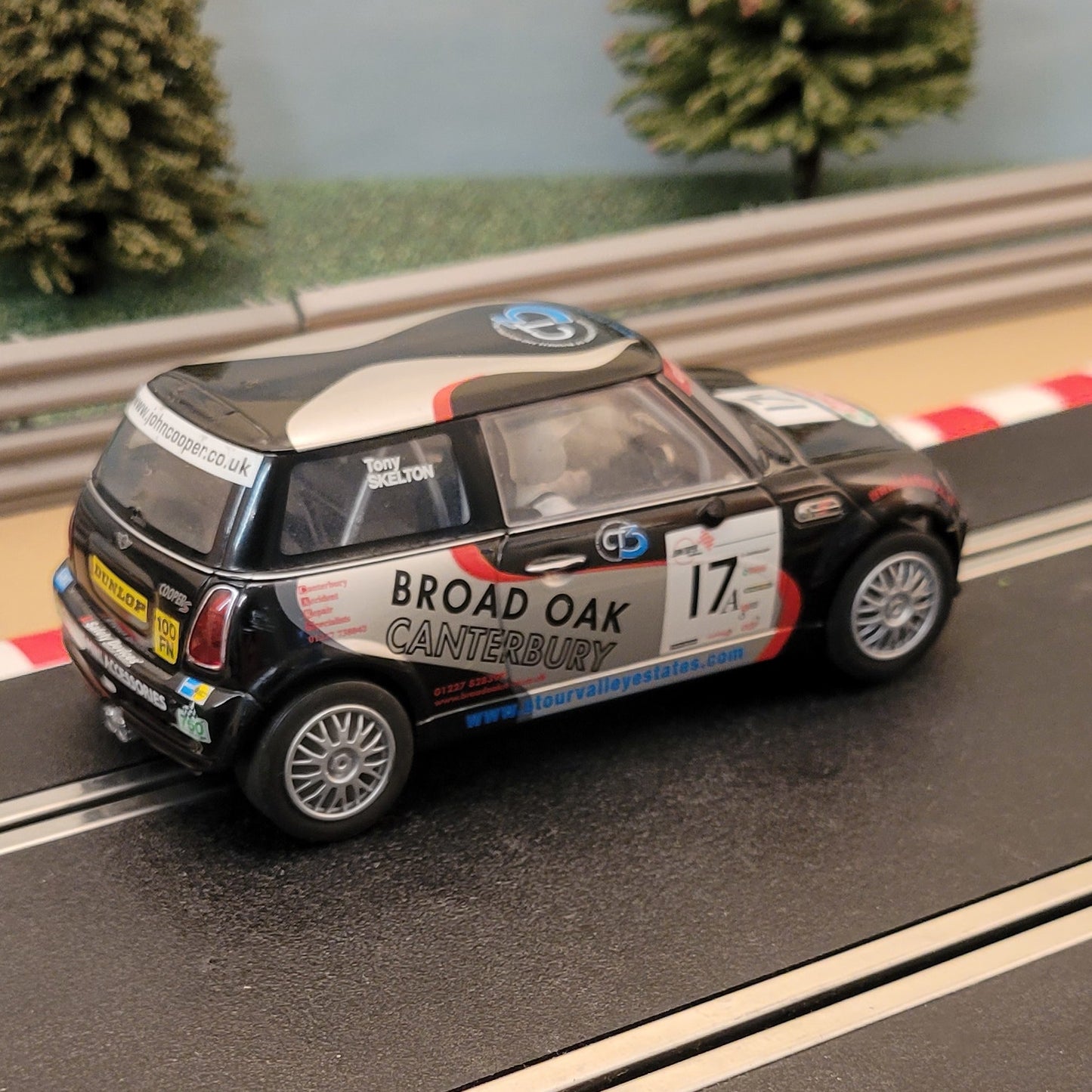 Scalextric 1:32 Digital Car - C2565D Black Mini Cooper Broad Oak #17 *LIGHTS* #C