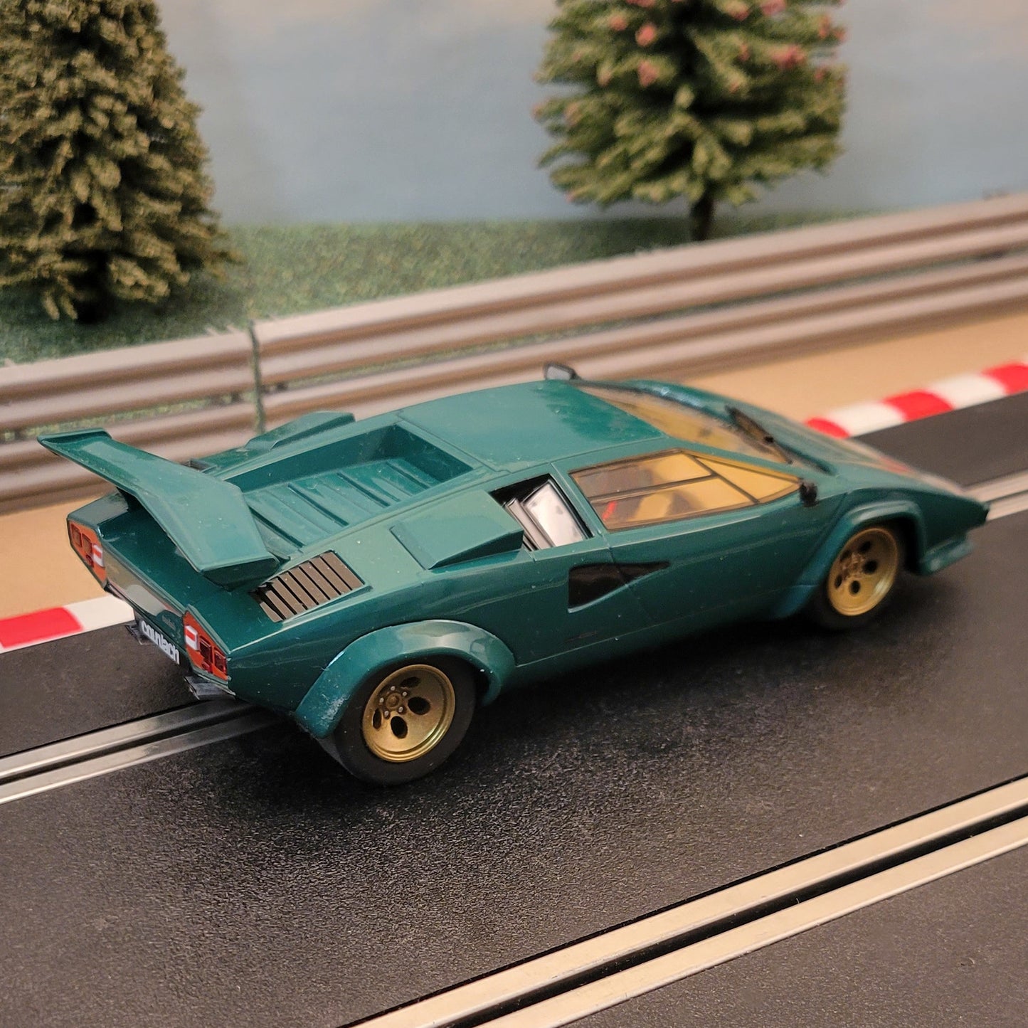 Scalextric 1:32 Car - C4500 Lamborghini Countach Verde Pino *LIGHTS*