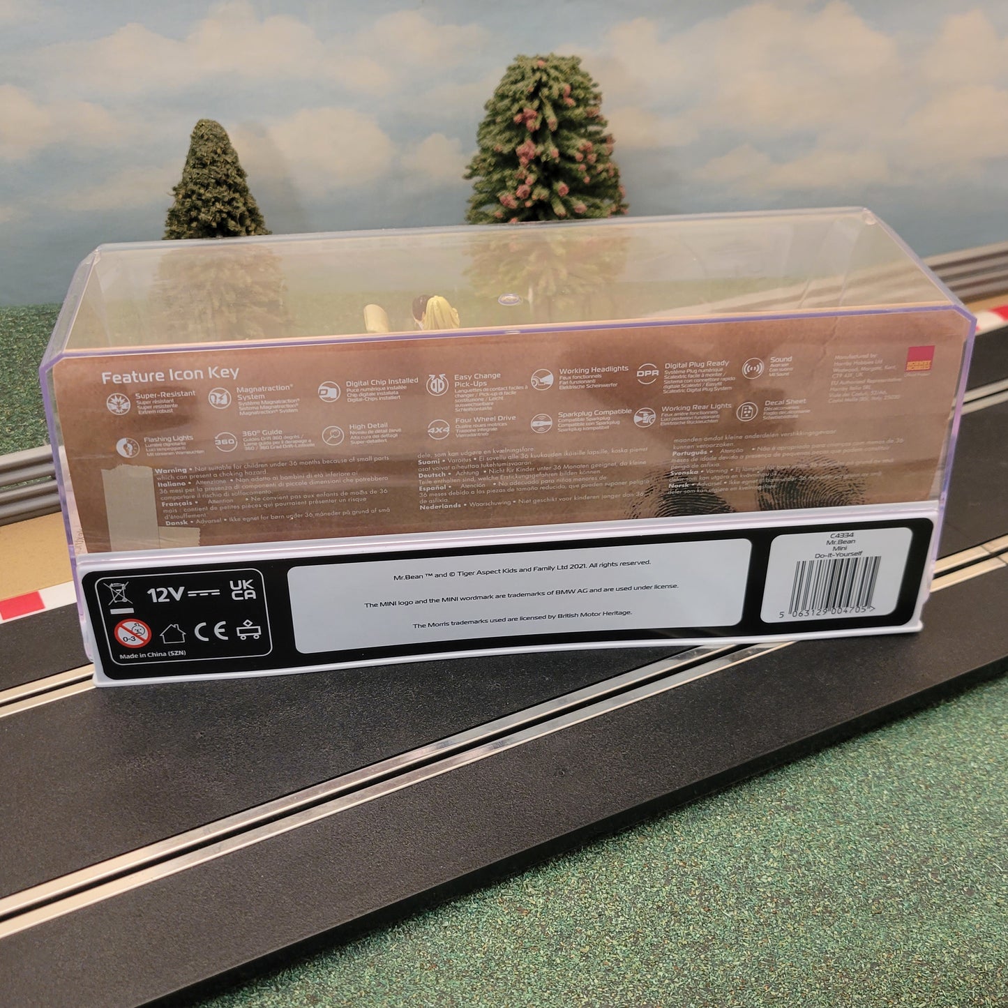 Scalextric 1:32 Car - C4334 Mr Bean Mini Do-it-Yourself *LIGHTS*
