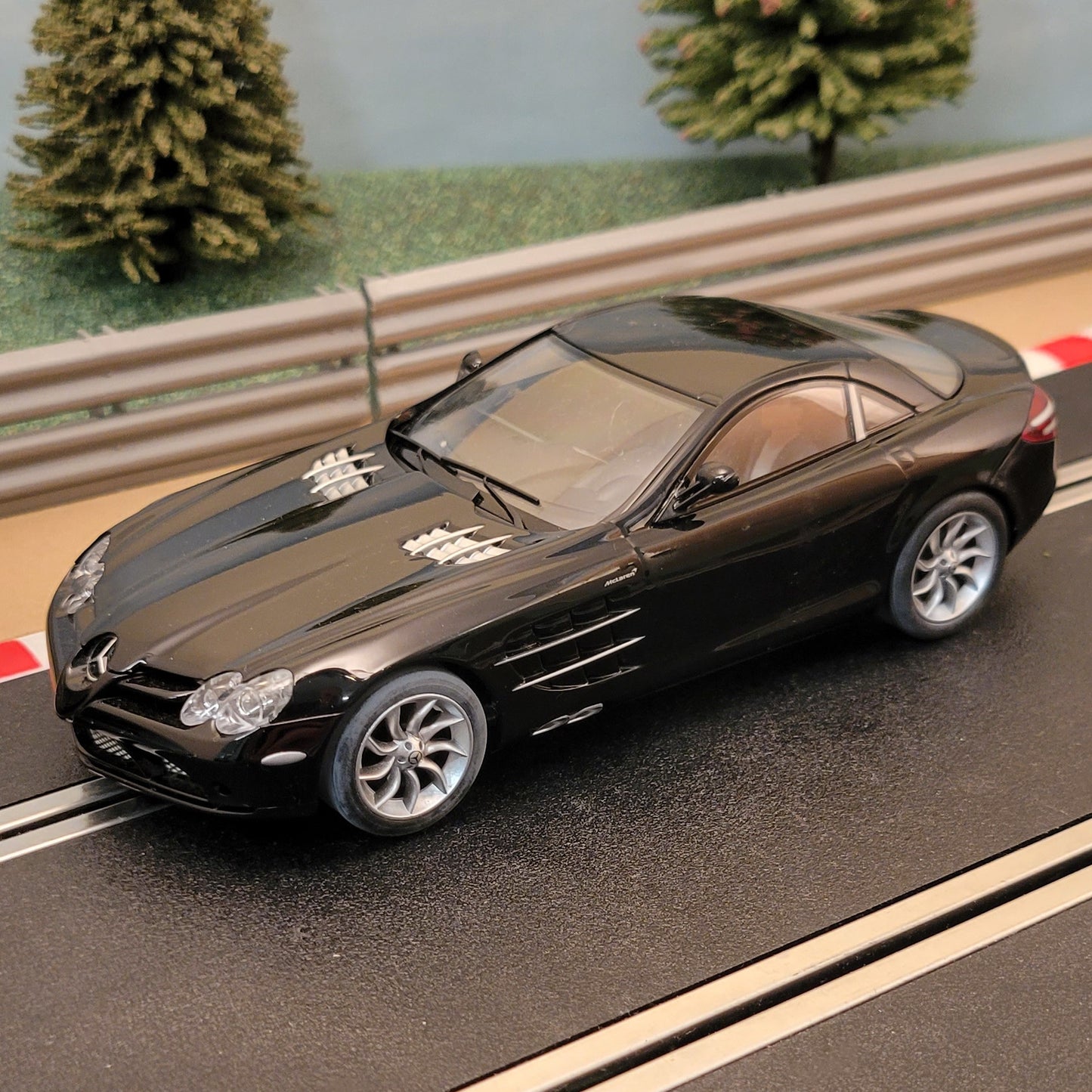 Coche Scalextric 1:32 - Mercedes SLR McLaren negro *LUCES* #K