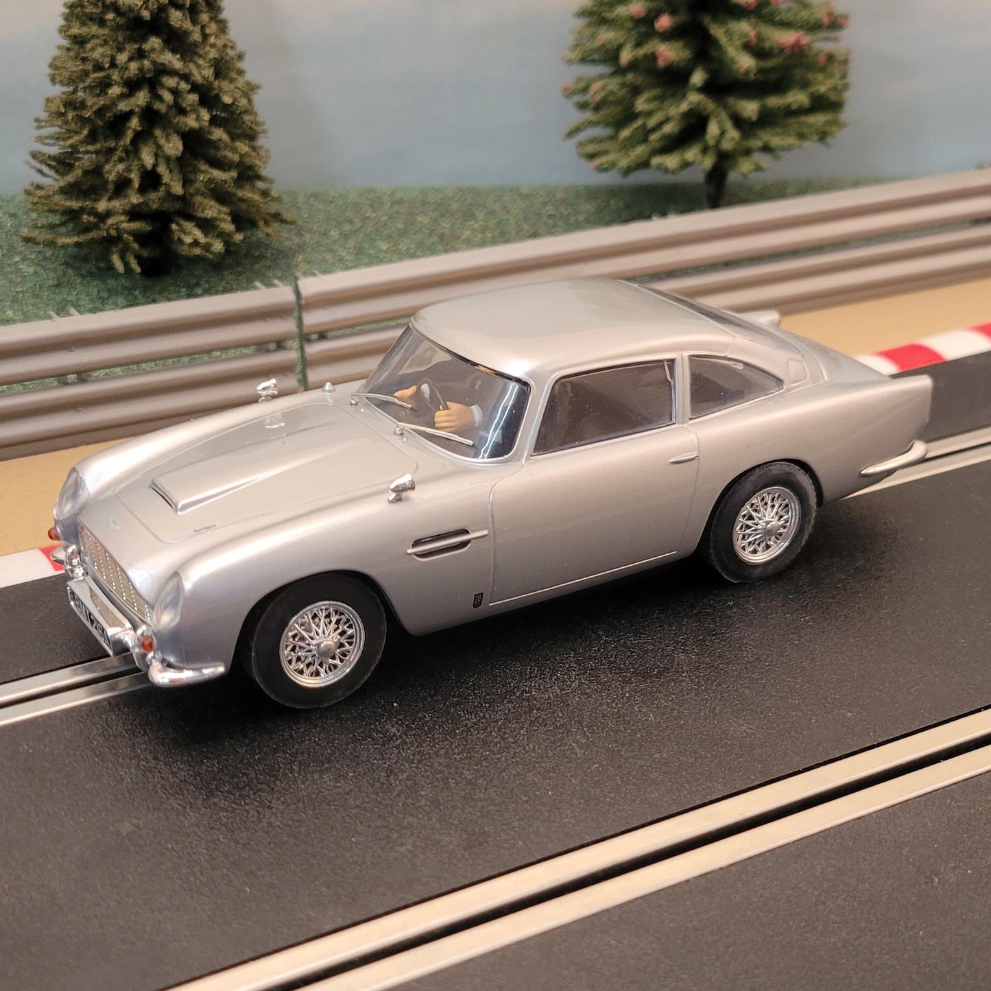 Scalextric 1:32 Car - C3163A Aston Martin DB5 James Bond GoldenEye *LIGHTS*