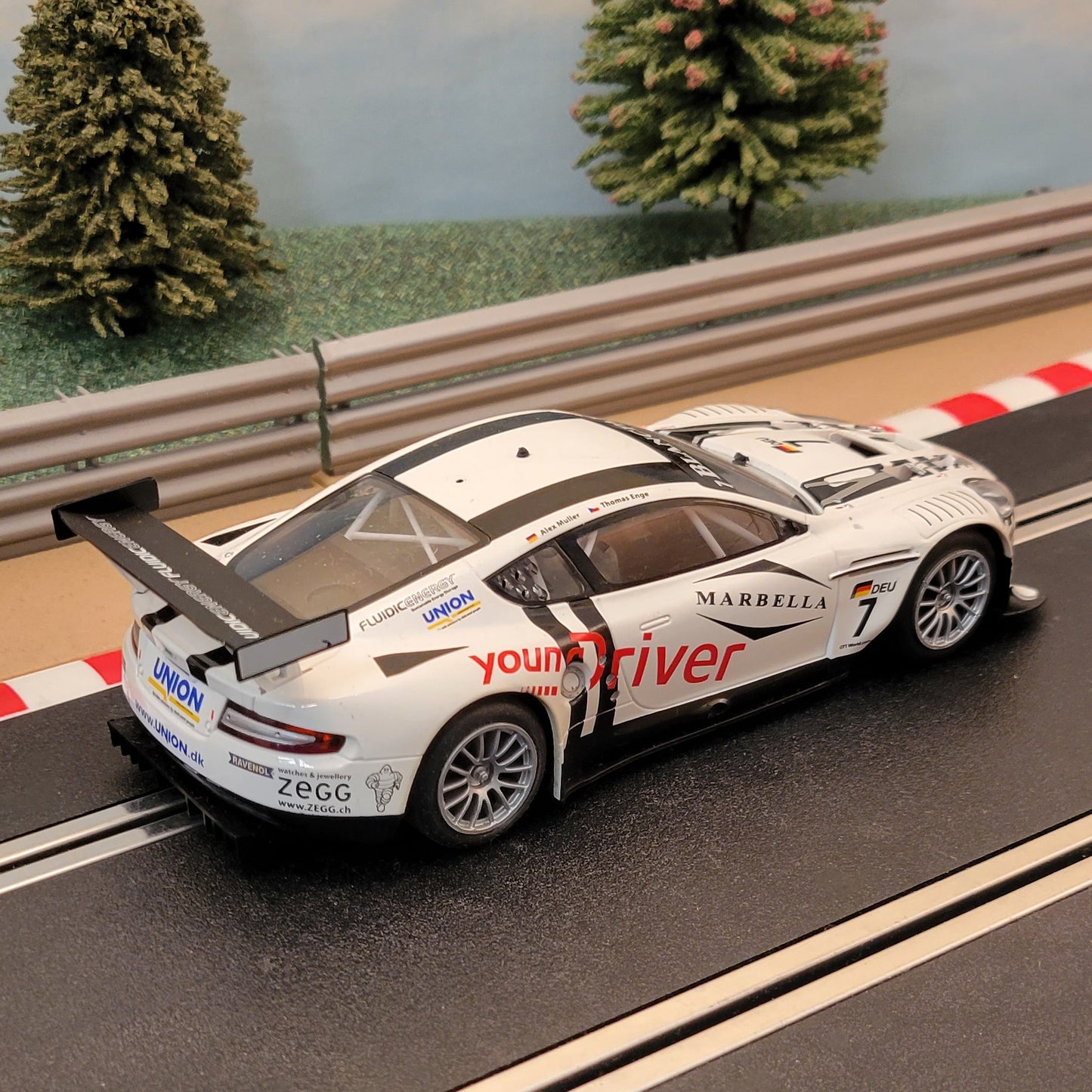Scalextric 1:32 Car - C3293 Aston Martin DBR9 #7 *LIGHTS* #MW