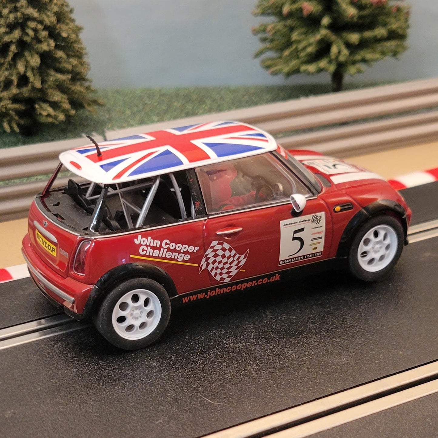 Coche Scalextric 1:32 - C2484 Rojo BMW Mini Cooper Union Jack #5 *LUCES* #FWM