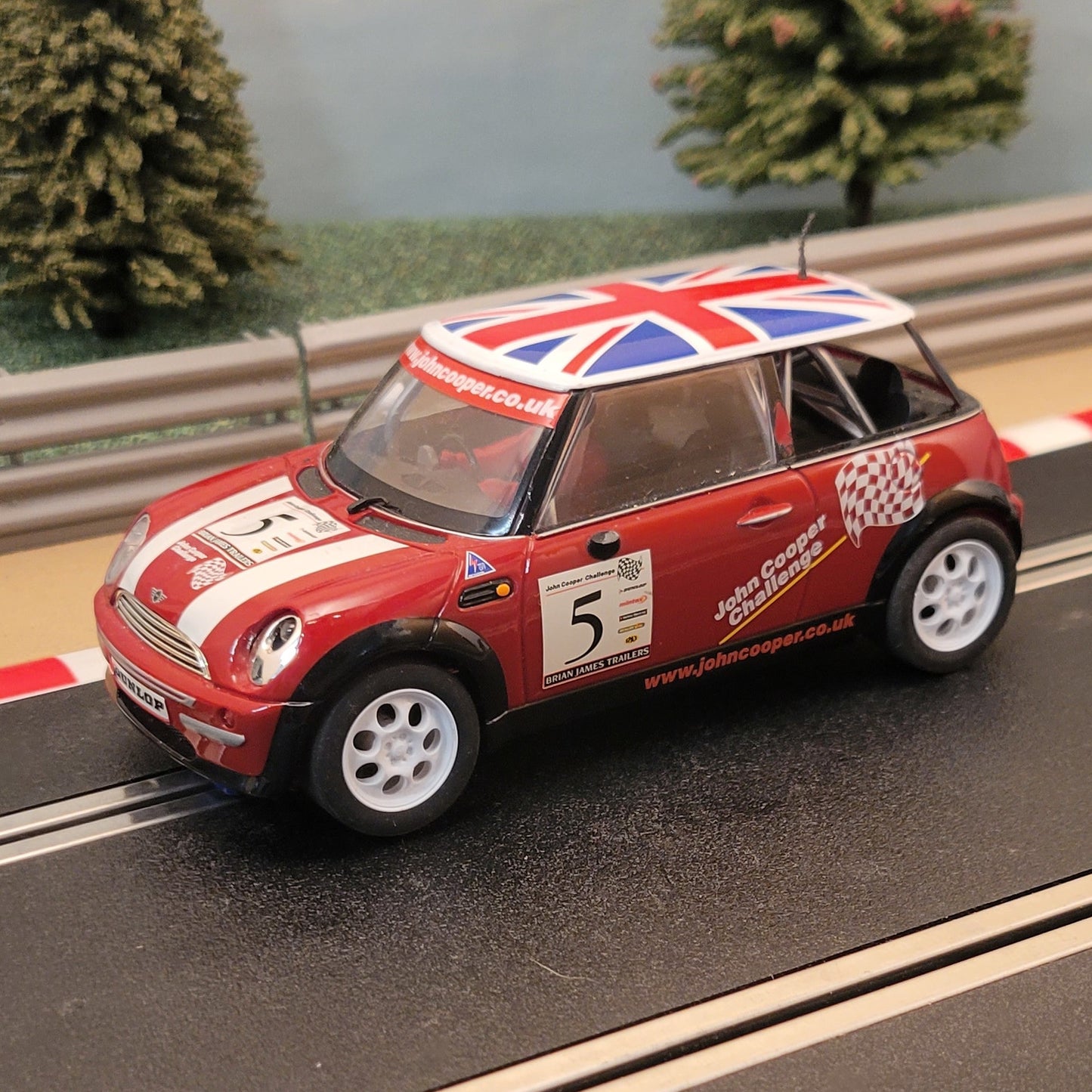 Coche Scalextric 1:32 - C2484 Rojo BMW Mini Cooper Union Jack #5 *LUCES* #FWM