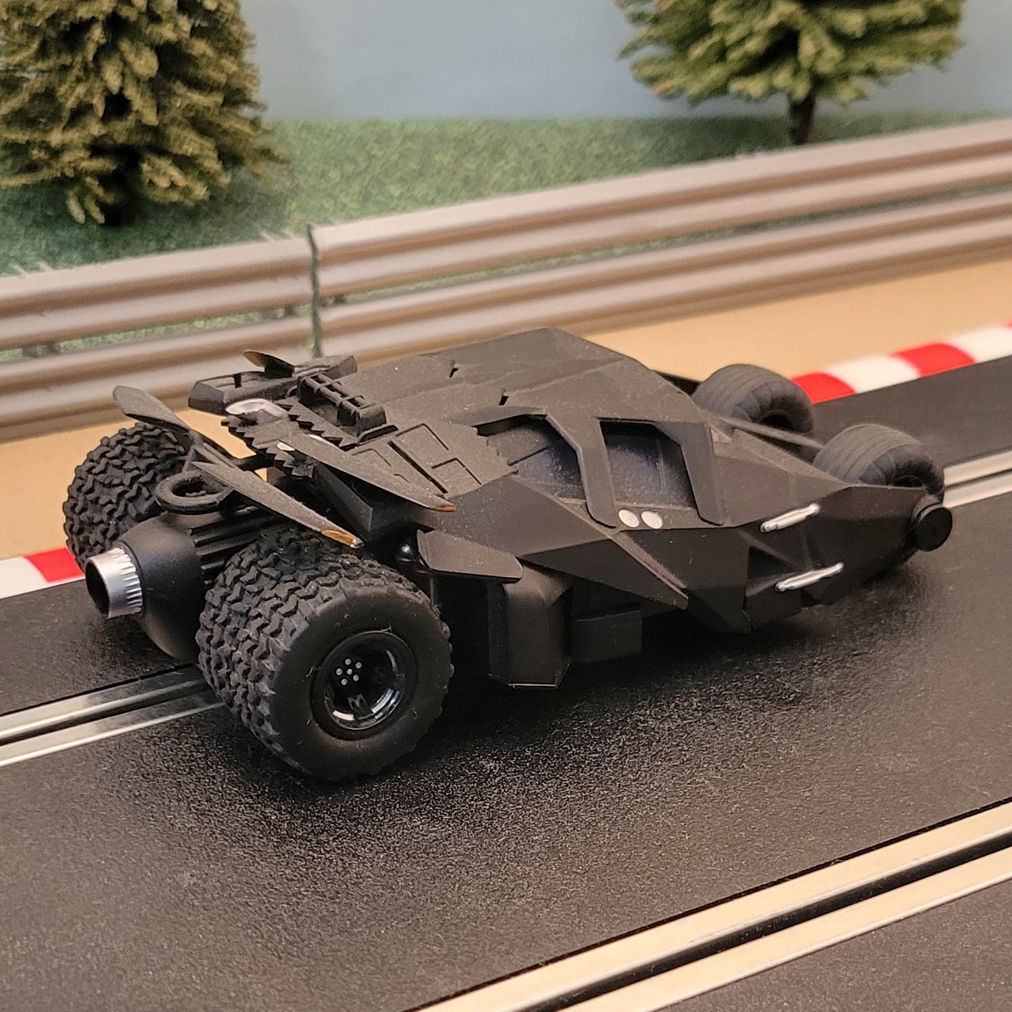 Coche Scalextric C2635 apto para pista 1:32 - Batman Batmobile Tumbler #Q