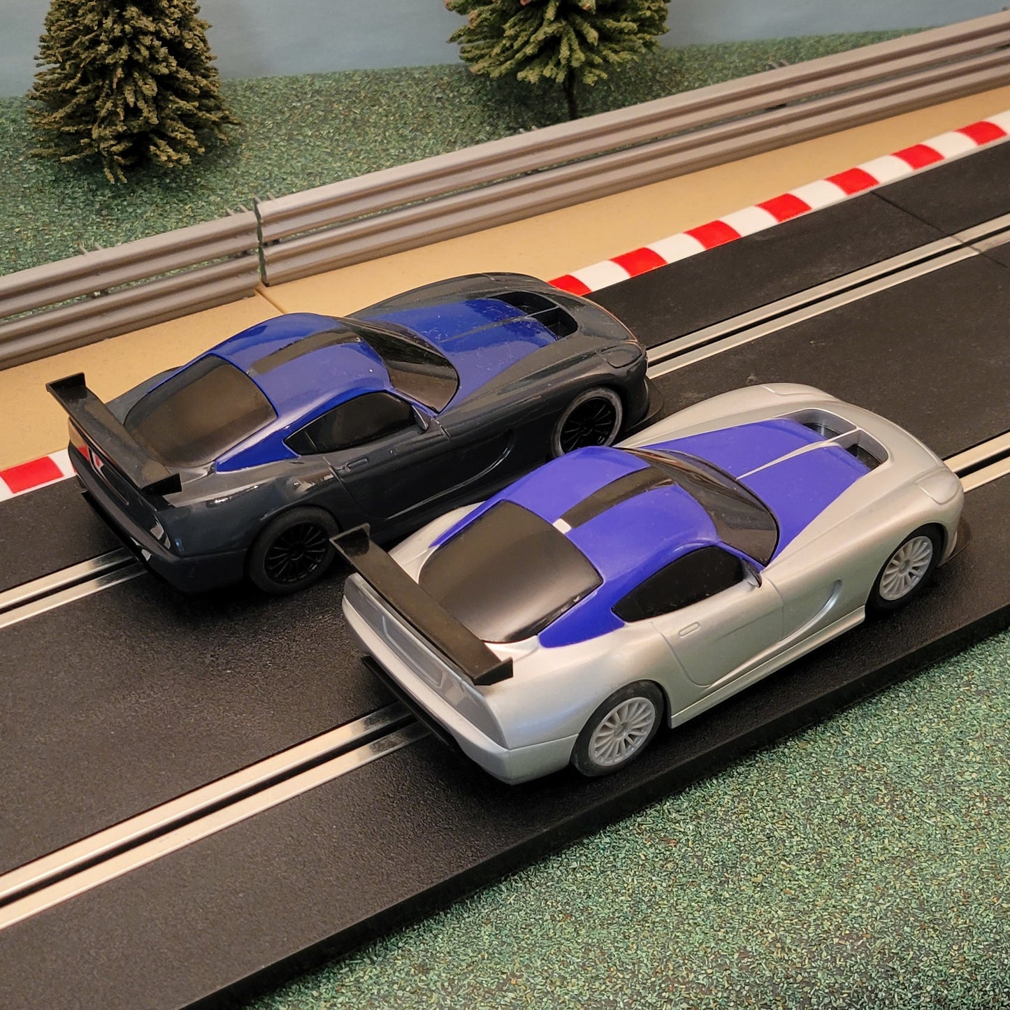 Scalextric Pair Of 1:32 GT Lightning Start Cars NEW