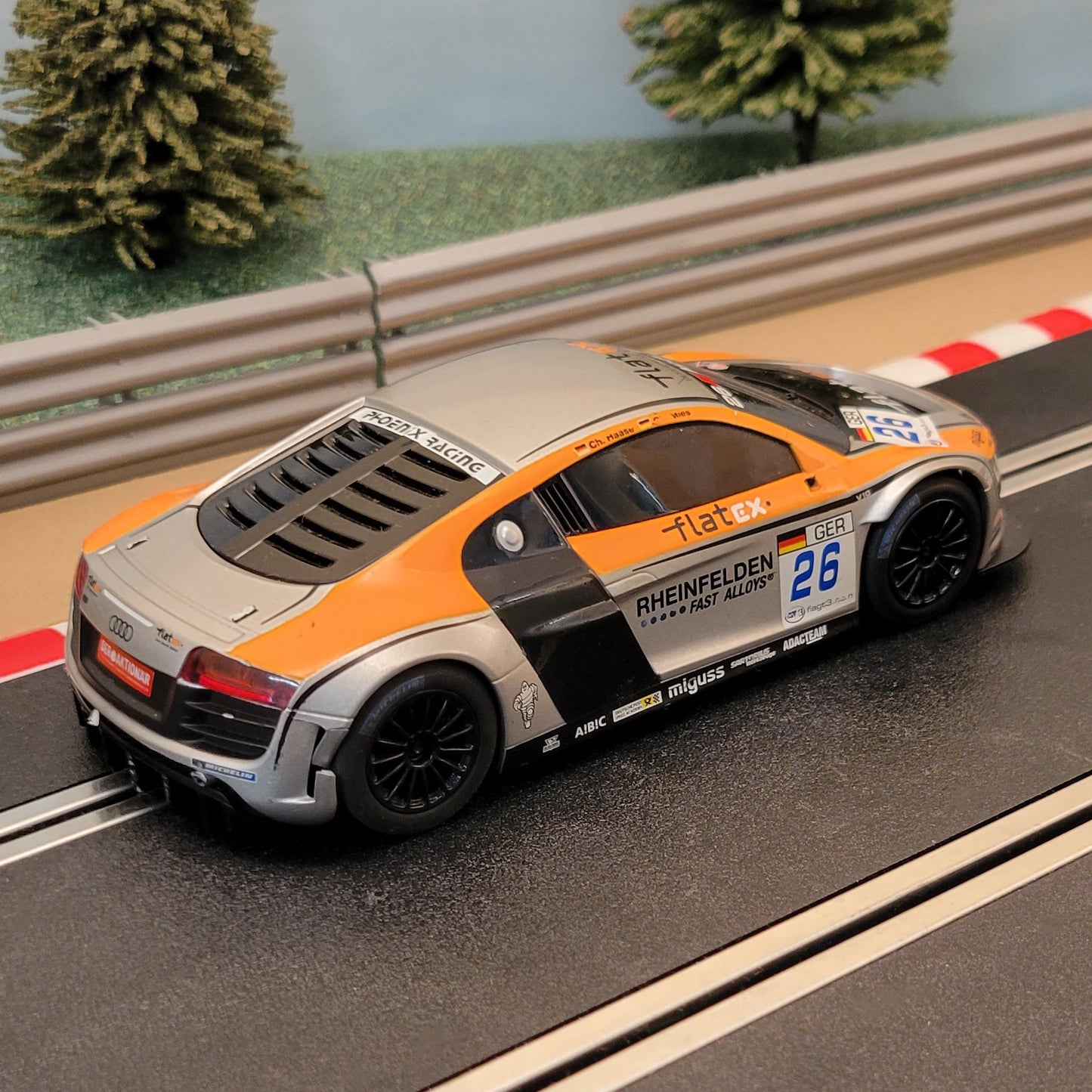 Scalextric 1:32 Car - Audi R8 GT3 FlatEX #26 #Z