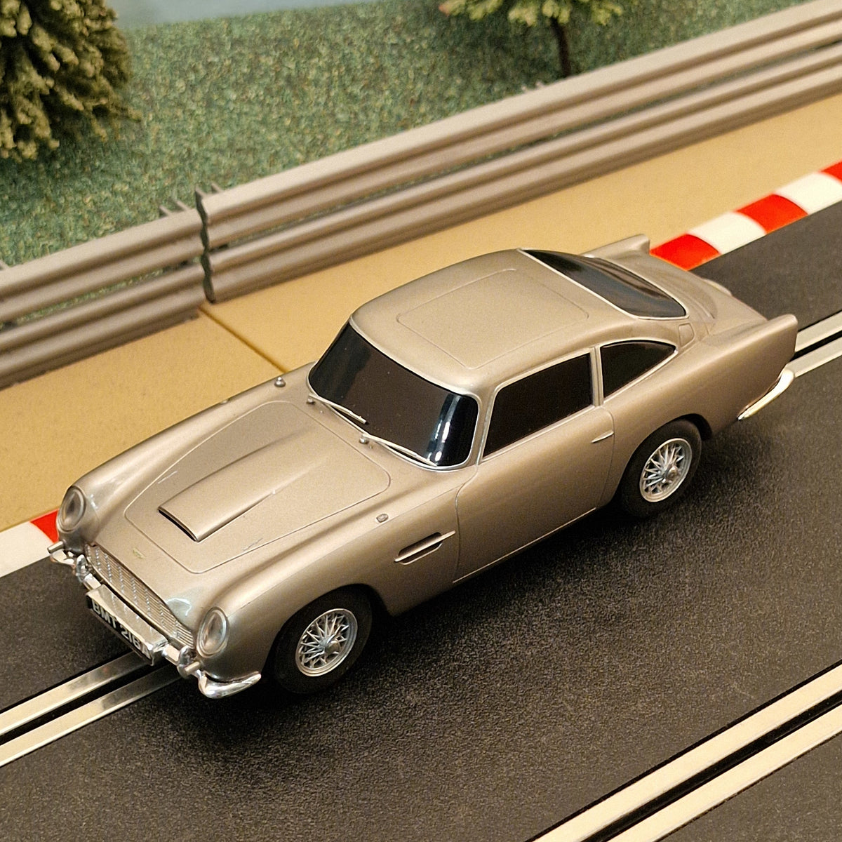 Coche Scalextric 1:32 - James Bond 007 Aston Martin DB5 #H