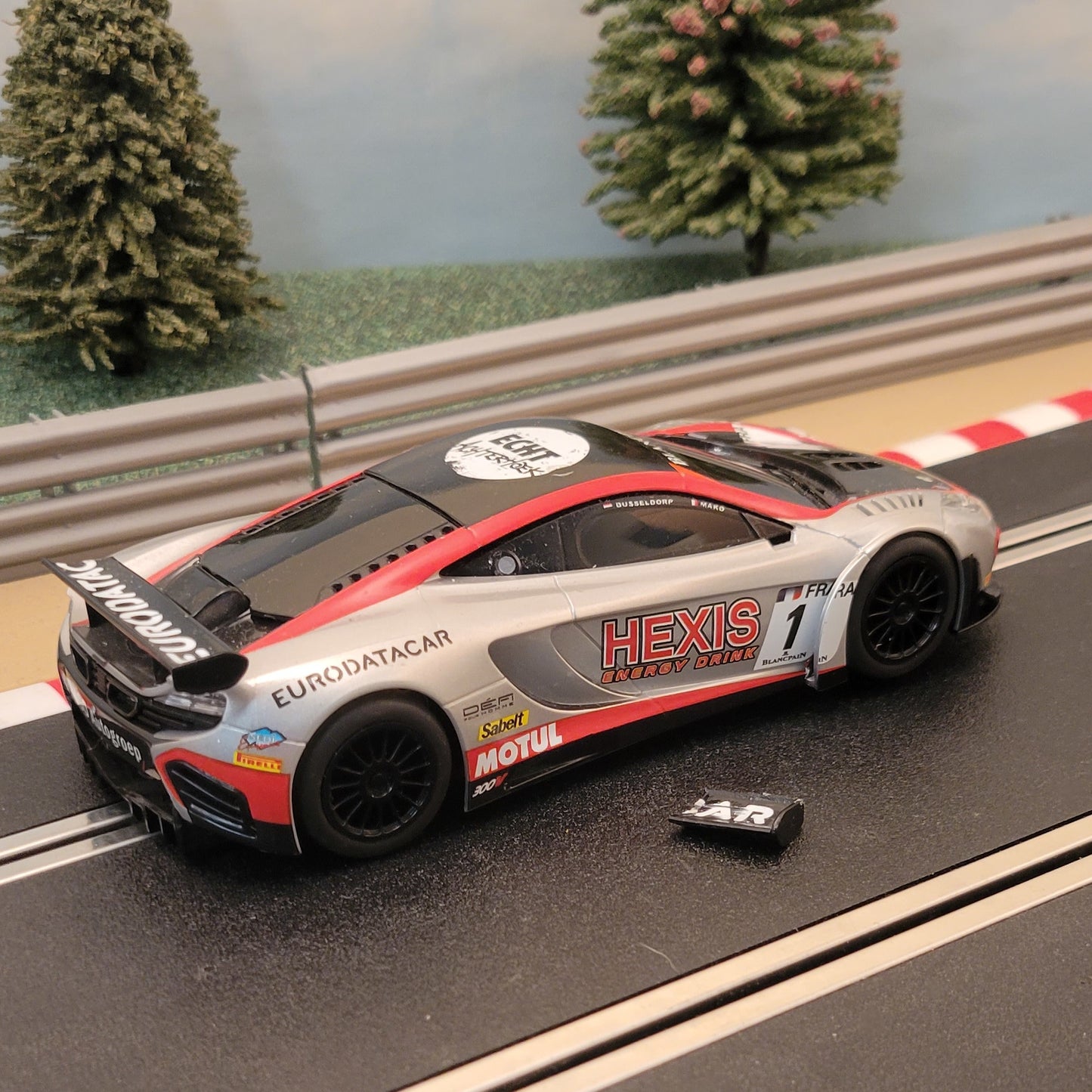 Coche Scalextric 1:32 - C3382 McLaren MP4-12C GT3 HEXIS #1 #MWS