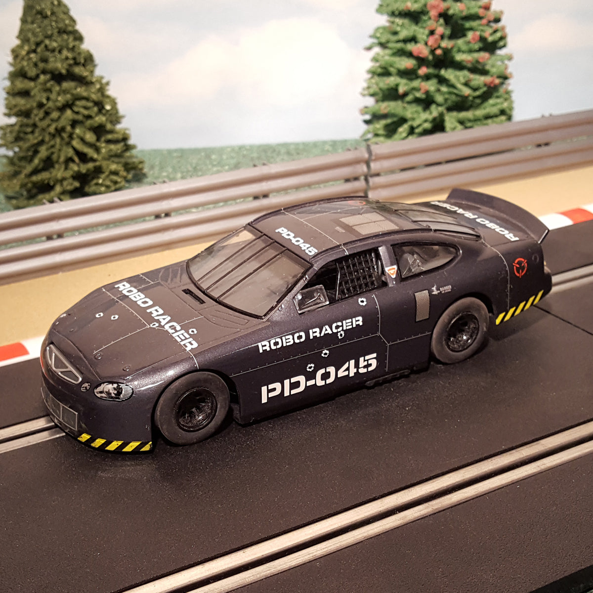 Scalextric 1:32 Car - Ford Taurus Robo Racer