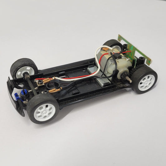 Chasis y motor Scalextric 1:32 para BMW Mini Cooper - Ruedas blancas
