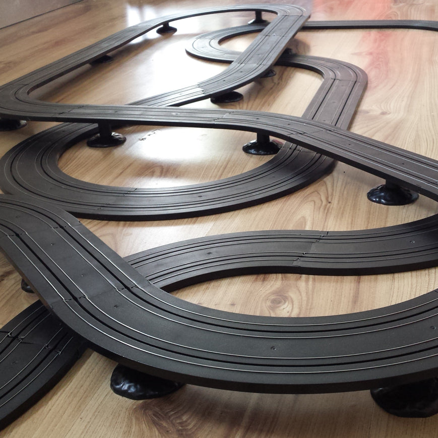 Micro Scalextric 1:64 Track Layout FITS UNDER A BED With Lap