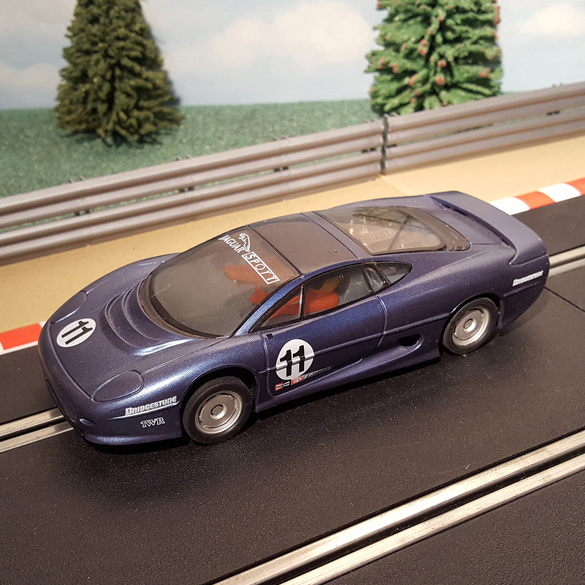 Scalextric 1:32 Car - C290 Jaguar XJ220C #11 #M