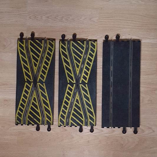 Scalextric 1:32 Classic Track - C182 PT82 Yellow Crossover x2 & C160 Straight #A