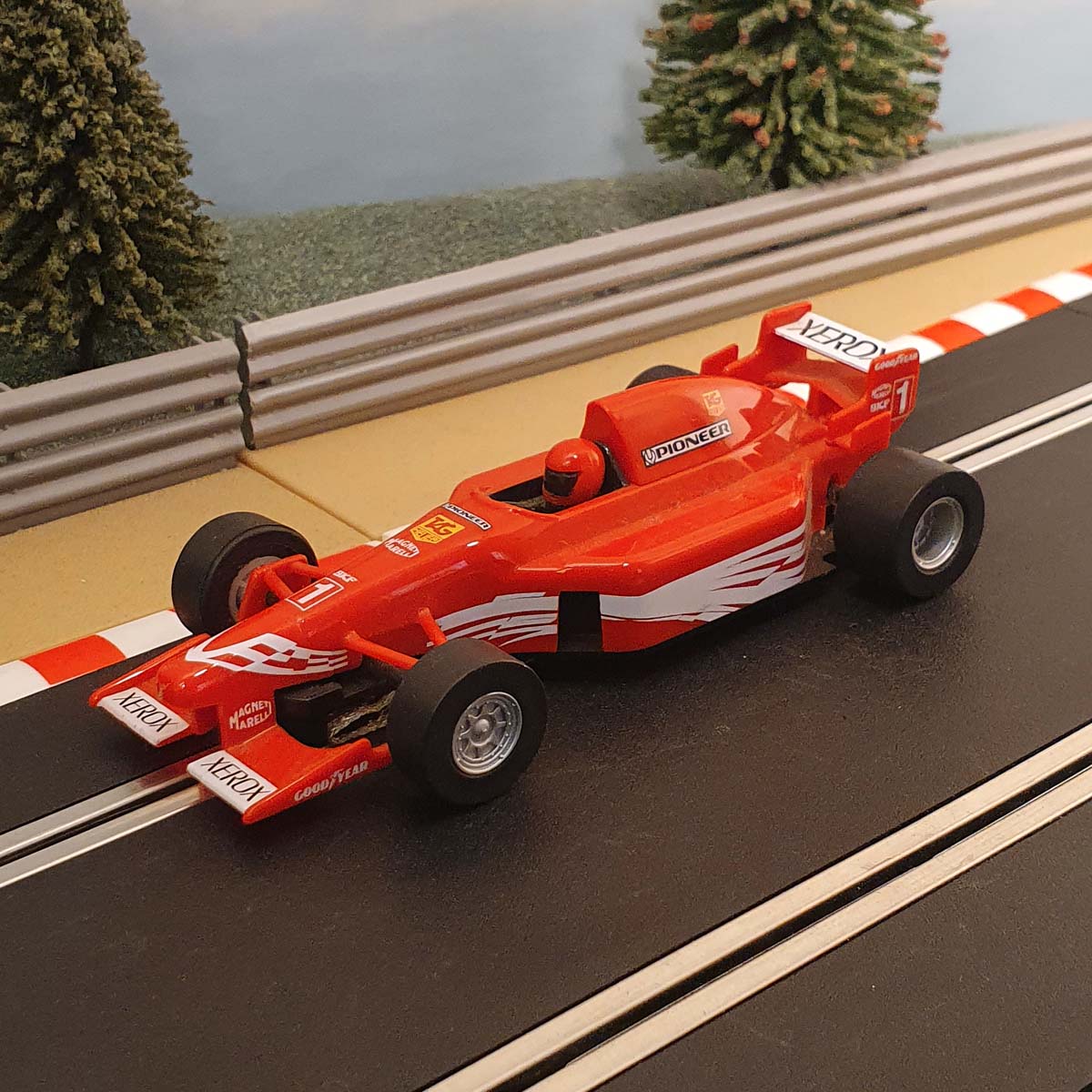 Scalextric 1:32 Car - C2440 Xerox F1 No1 Red
