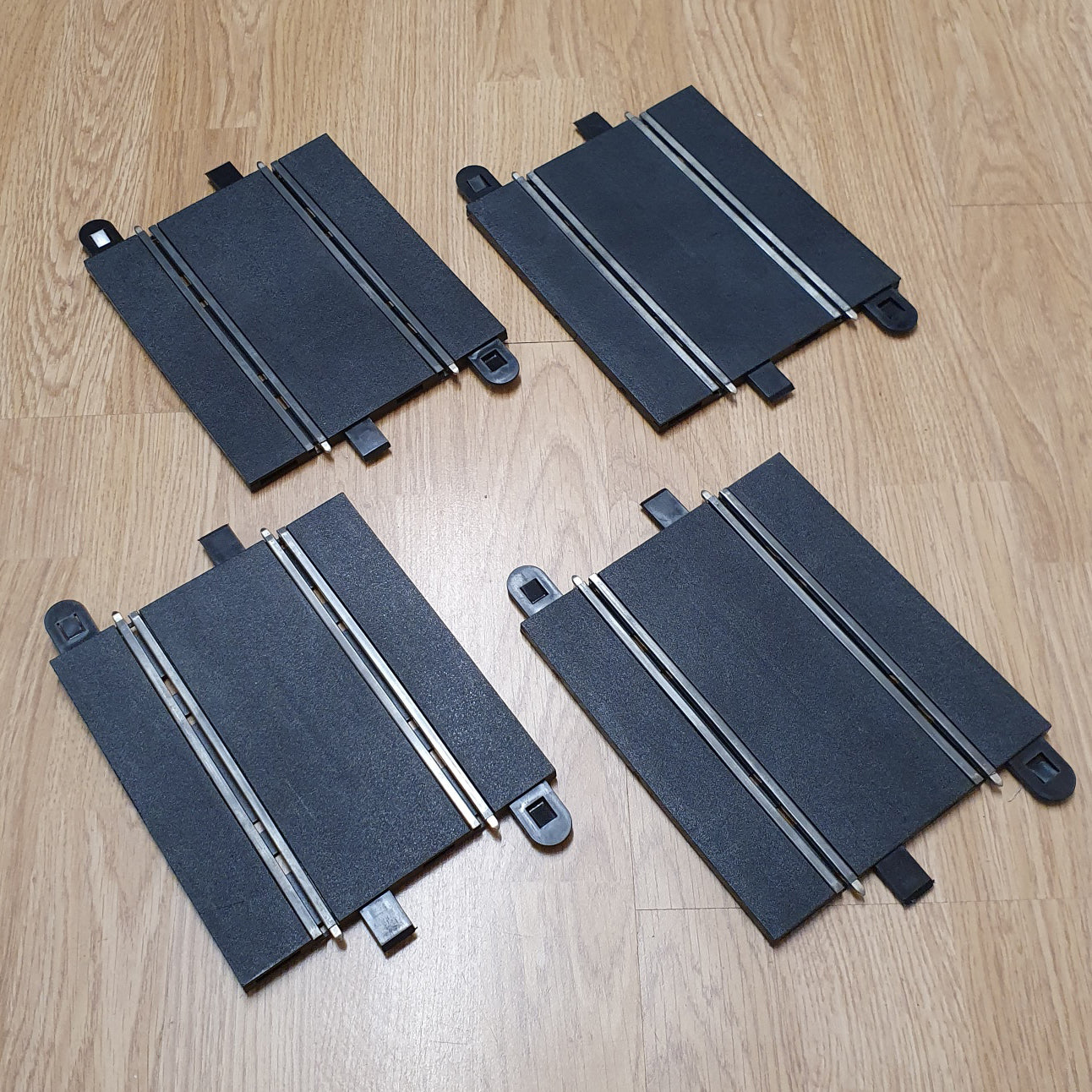 Scalextric Sport 1:32 Track - C8207 Short / Half Straights x 4 #A