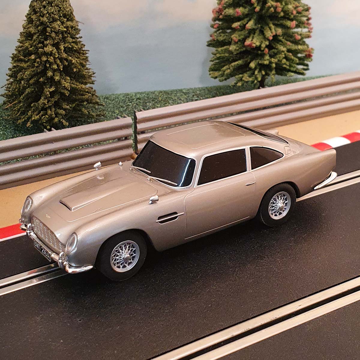 Scalextric 1:32 Car - James Bond 007 Aston Martin DB5 #E