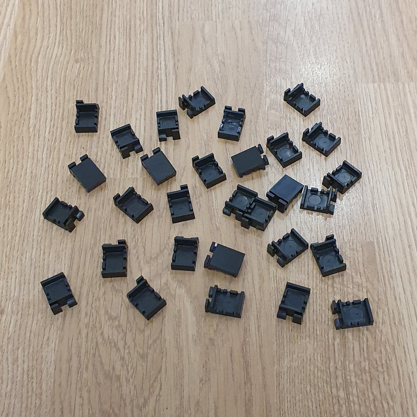 Scalextric 1:32 Sport Track C8212 Barrier Clips x 30 #A