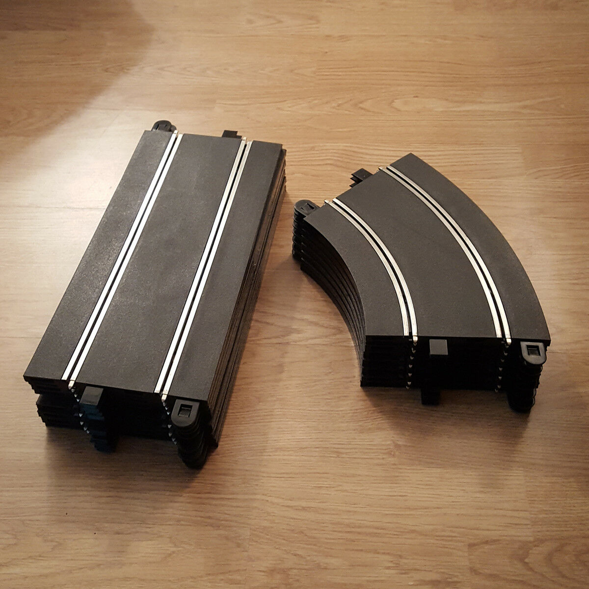 Scalextric Sport 1:32 Track - 8 x C8205 C8554 Straights & 8 x C8206 Curves #E